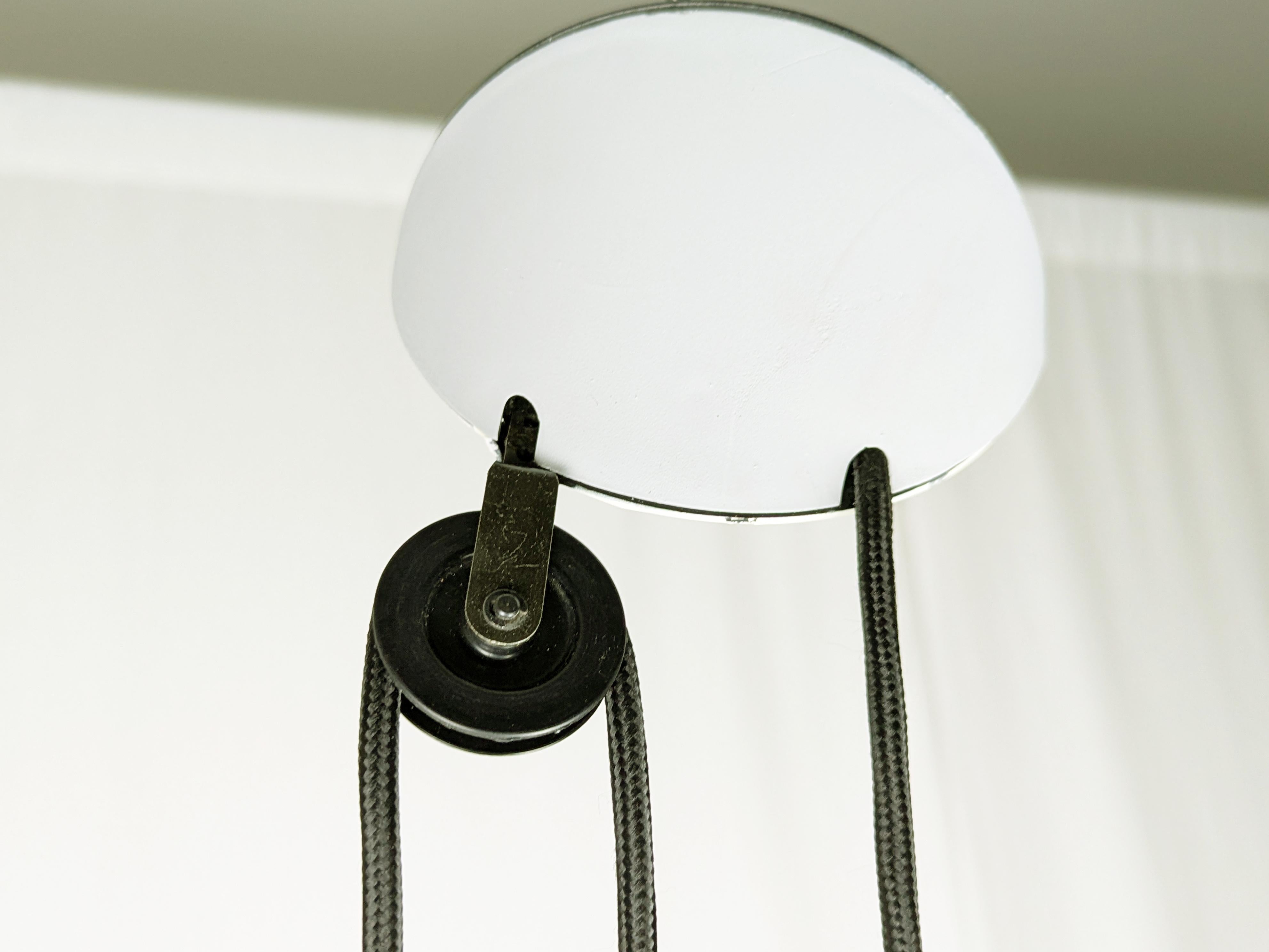 Lámpara colgante de contrapeso de plástico y metal blanco Aggregato de Mari para Artemide en Bueno estado para la venta en Varese, Lombardia