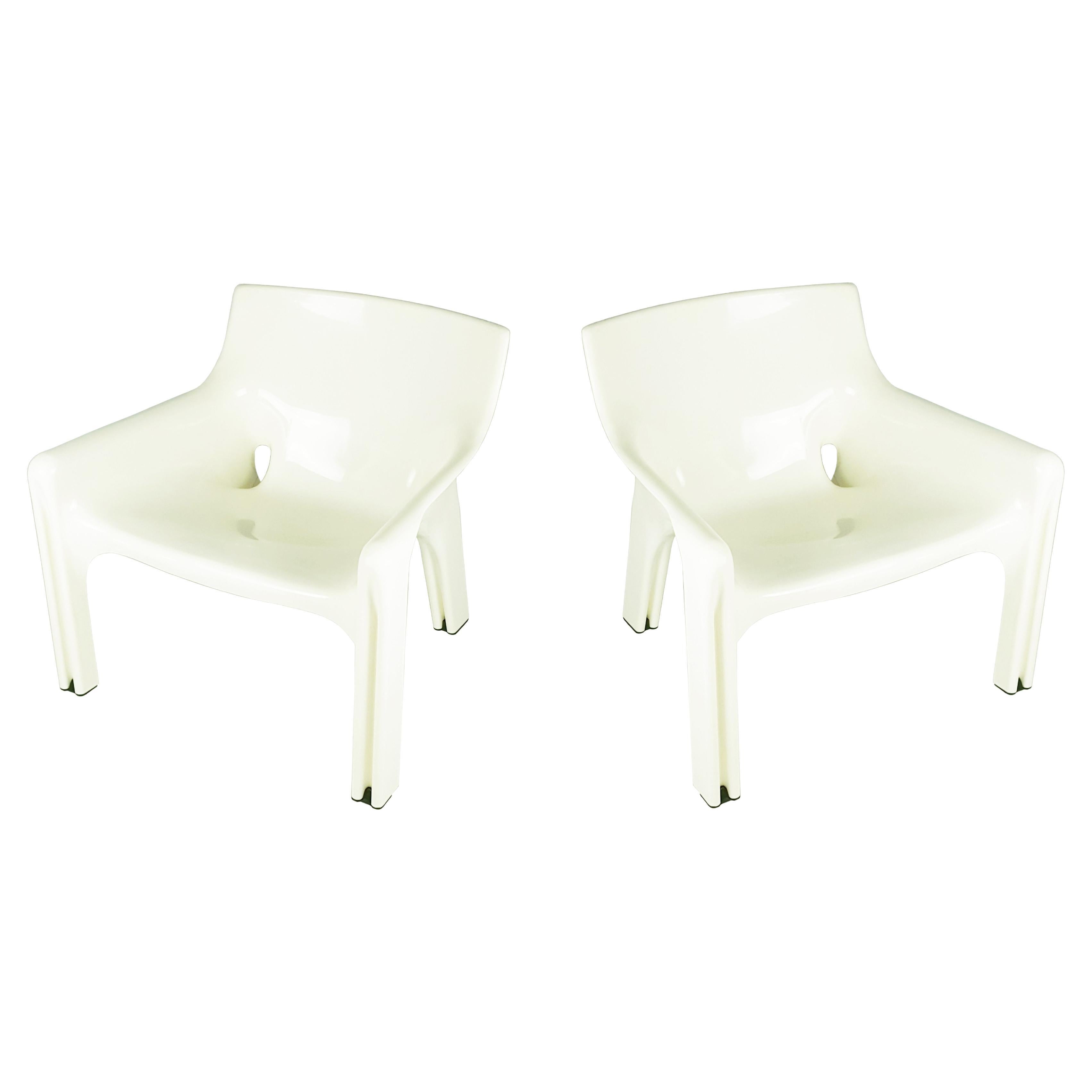 White Plastic Vicario Armchairs by Vico Magistretti for Artemide, 1971, Set of 2