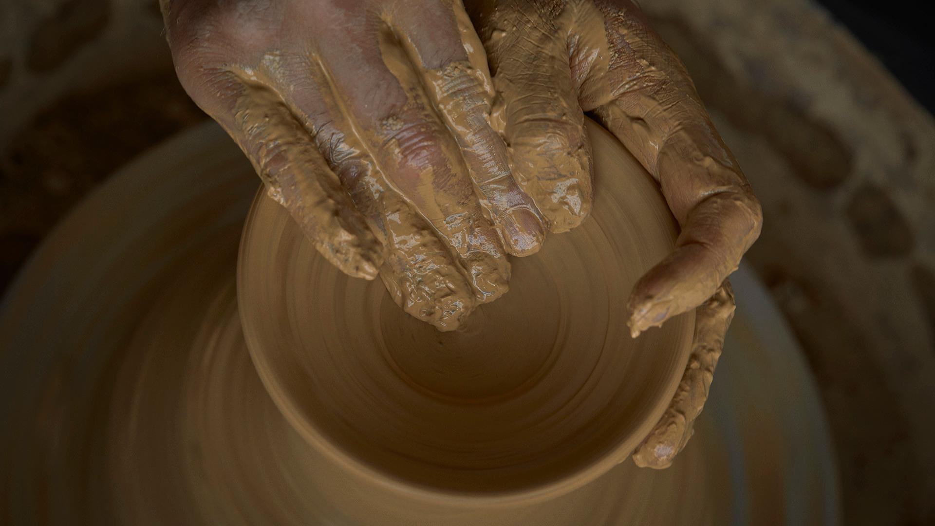 Hand-Crafted Set of 2 White Plate by Toru Hatta