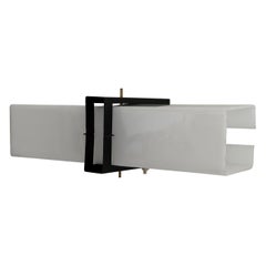 Applique simple en plexiglas blanc et cadre métallique noir, années 1970, Allemagne