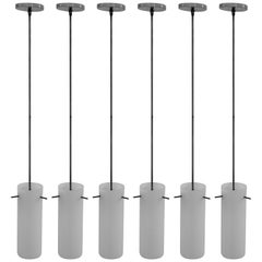 Lampes à suspension en plexiglas blanc et laiton