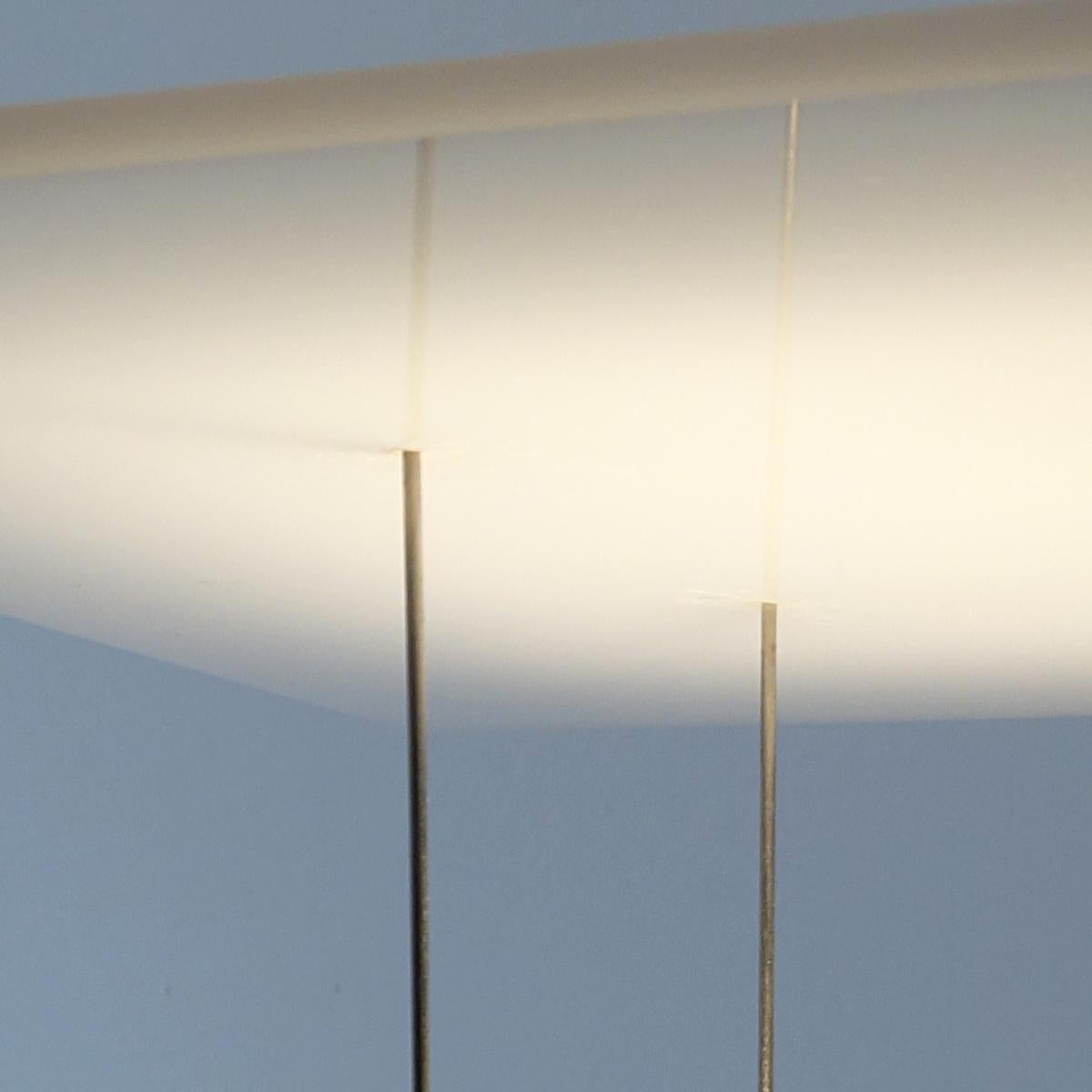 White Plexiglass Table Lamp attributed to Benno Premsela For Sale 2