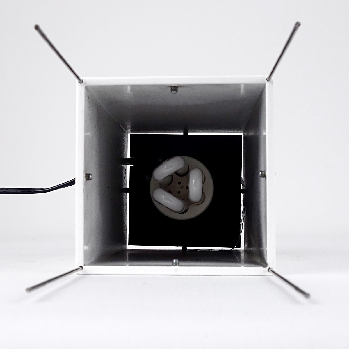 White Plexiglass Table Lamp attributed to Benno Premsela For Sale 4