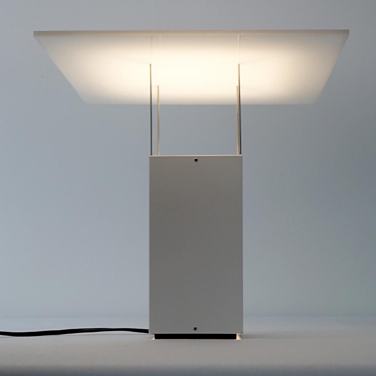 Late 20th Century White Plexiglass Table Lamp attributed to Benno Premsela For Sale