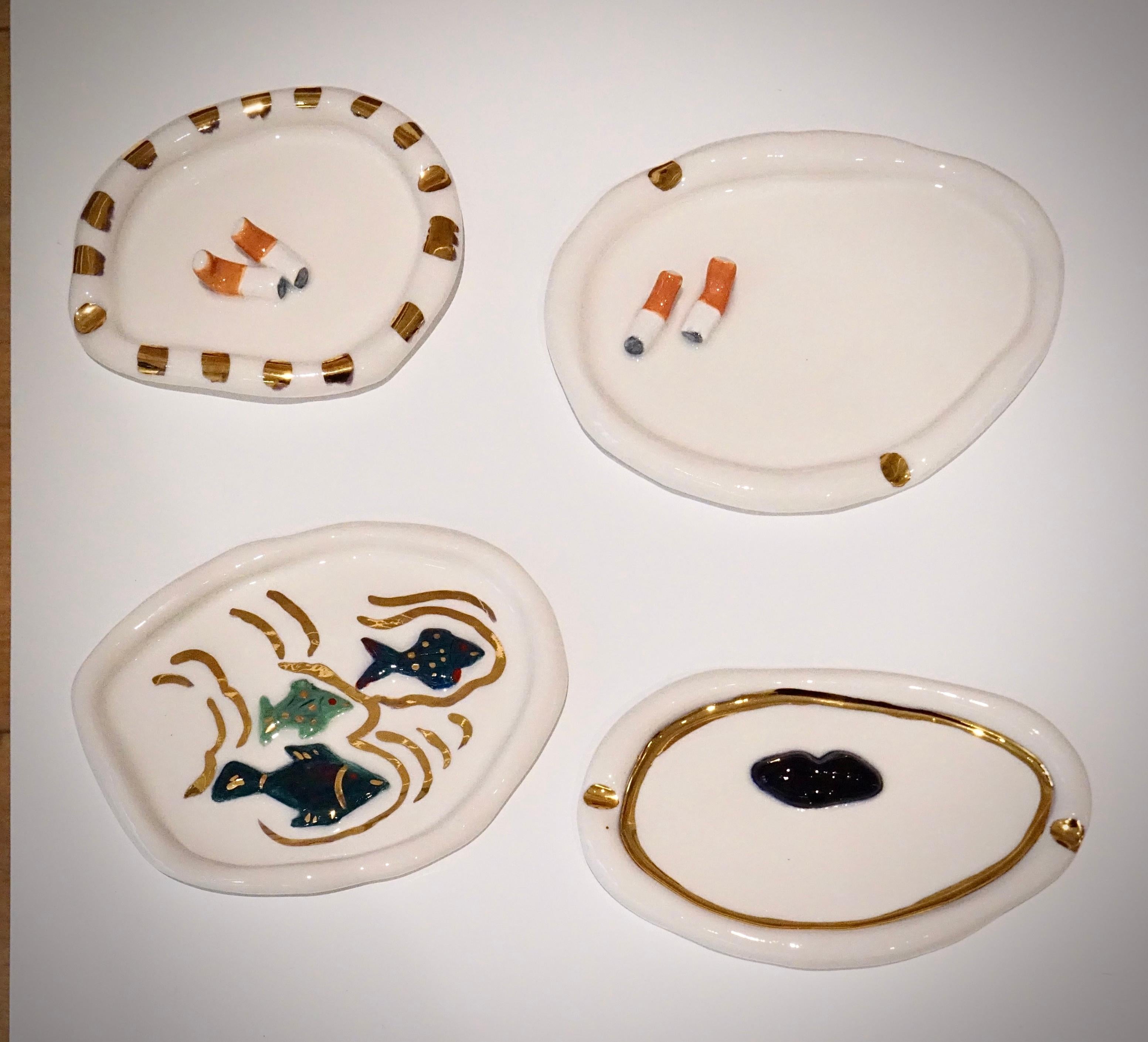 Cenicero de porcelana blanca con pez Hecho a mano por Hania Jneid en venta 2