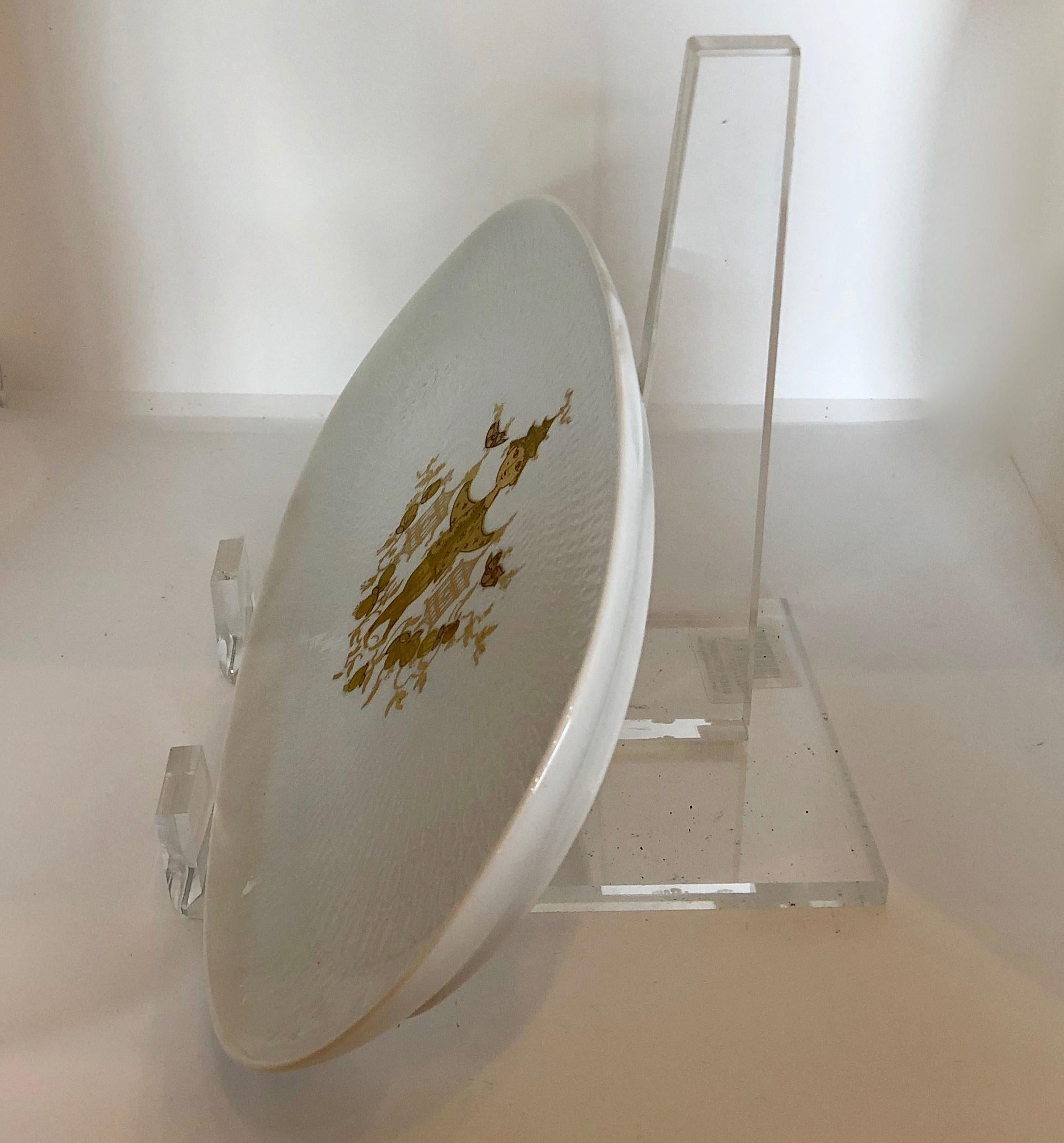 Embossed White Porcelain Bjørn Wiinblad for Rosenthal Romance Gold Decorative Platter For Sale