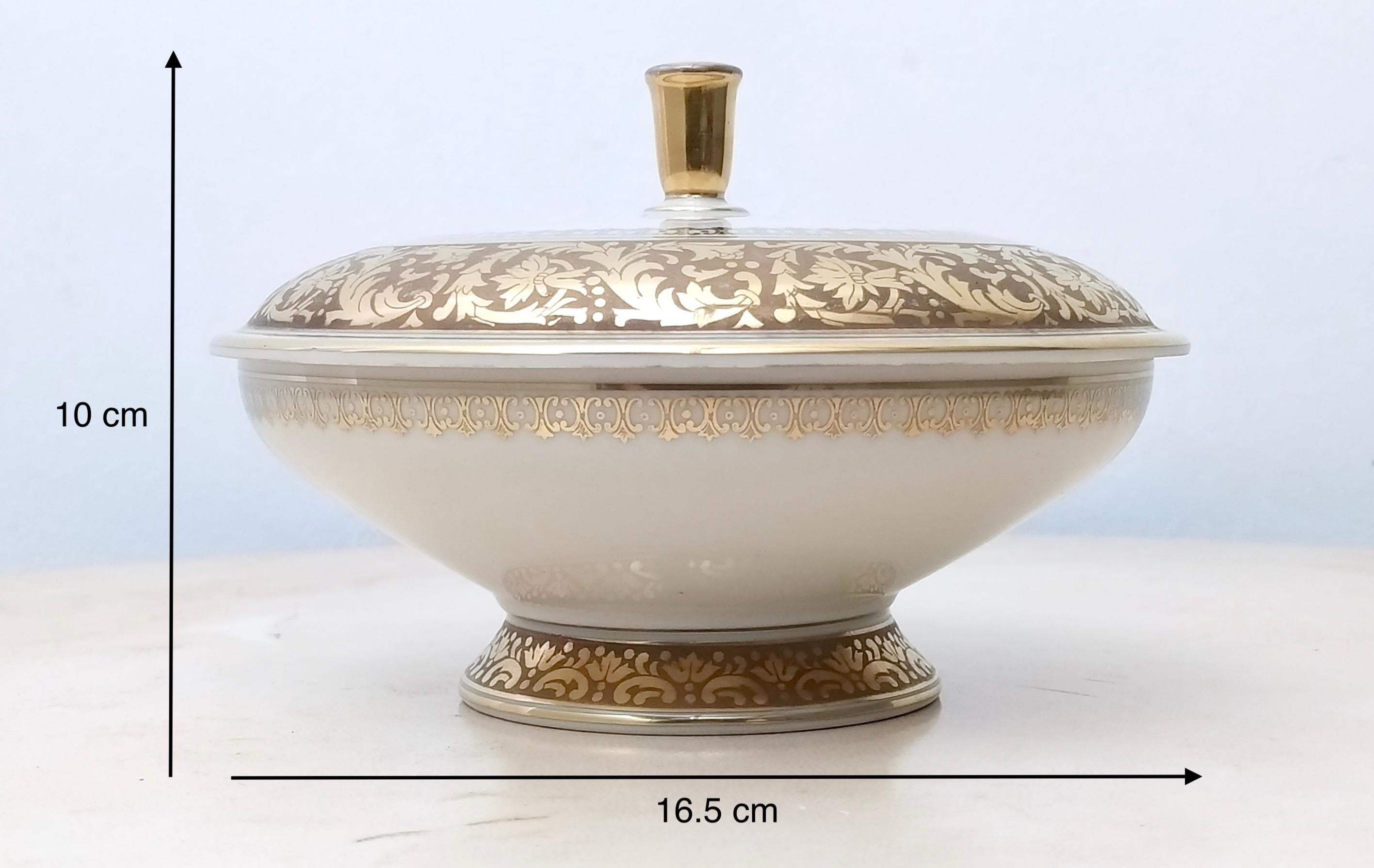 Vintage White Porcelain Trinket Bowl with Gold Details by Rosenthal For Sale 2