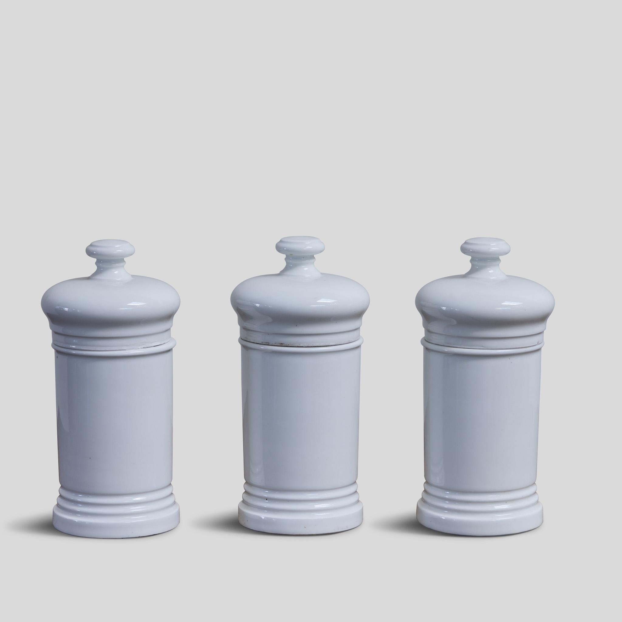White Porcelain Canisters from an Herb Dispensary In Good Condition For Sale In Los Angeles, CA