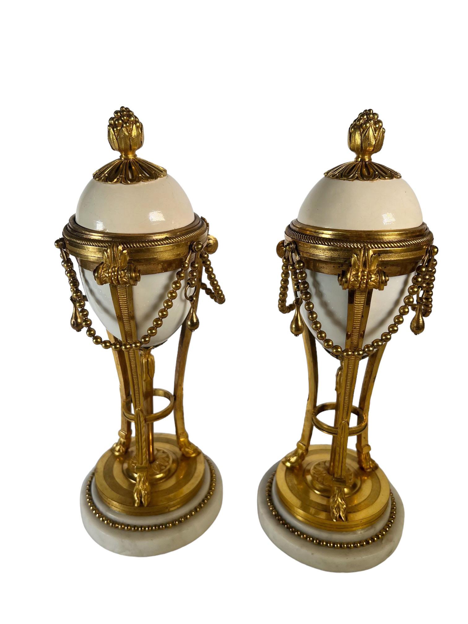Cazuelas de porcelana blanca en Bueno estado para la venta en Dallas, TX