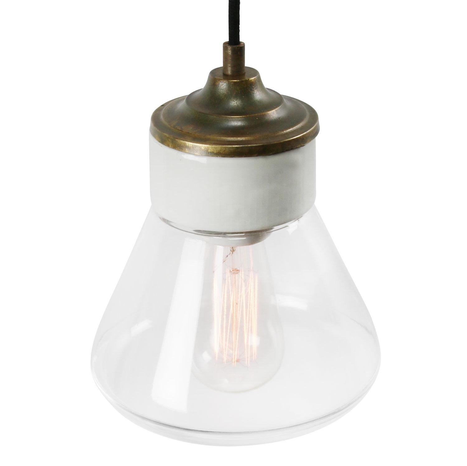 Porcelain industrial hanging lamp.
White porcelain, brass and clear glass.
Wired for 110 volt or 220 volt
2 conductors, no ground.

Weight: 1.40 kg / 3.1 lb

Priced per individual item. All lamps have been made suitable by international