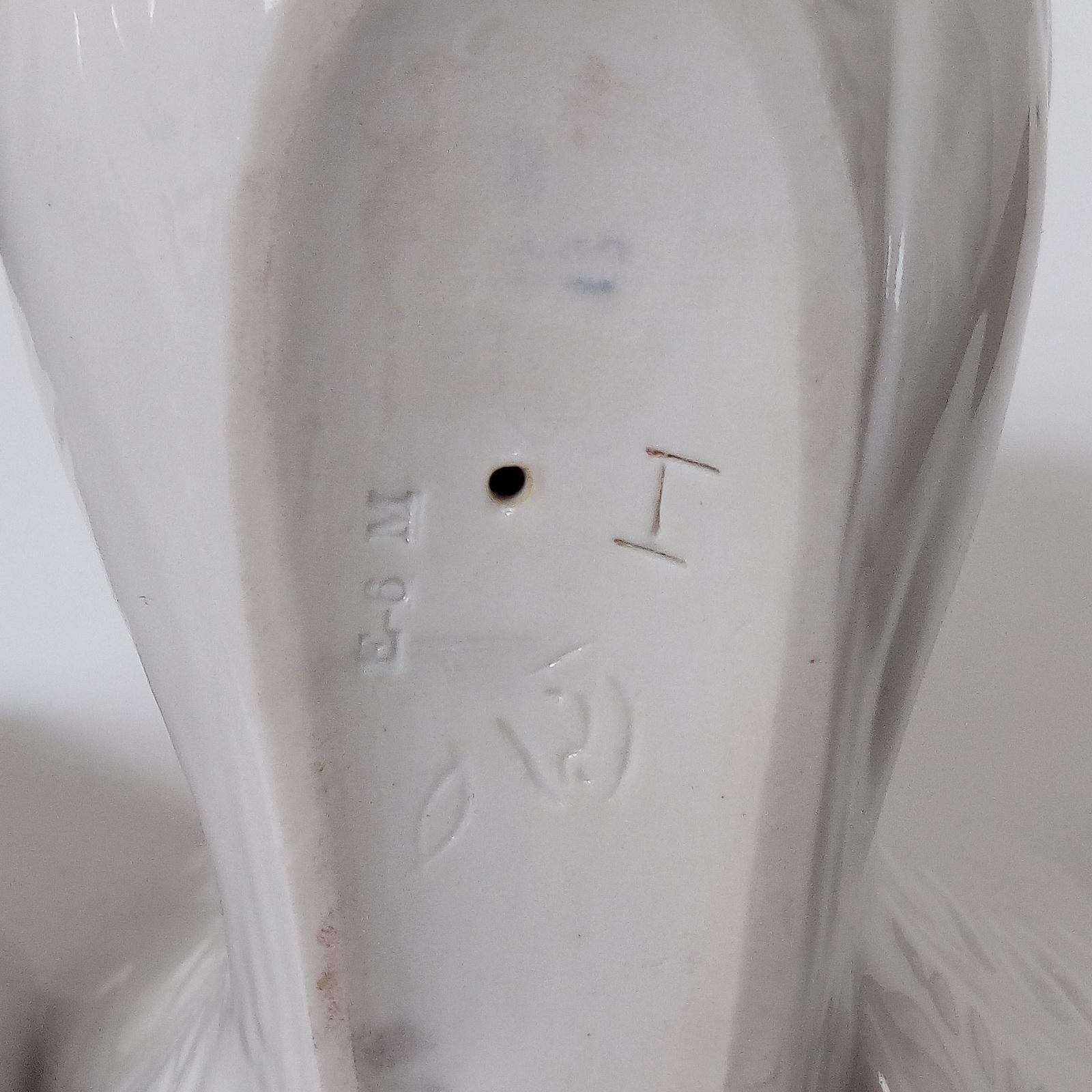 Lladro Porcelain 'Couple of Doves' Birds Sculpture by Antonio Ballester 3