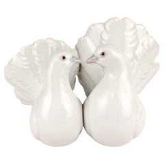 Lladro Porcelain 'Couple of Doves' Birds Sculpture by Antonio Ballester