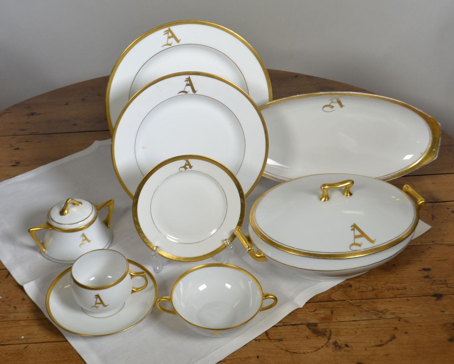 European White Porcelain Dinnerware 149 Pieces, Gilt Rim