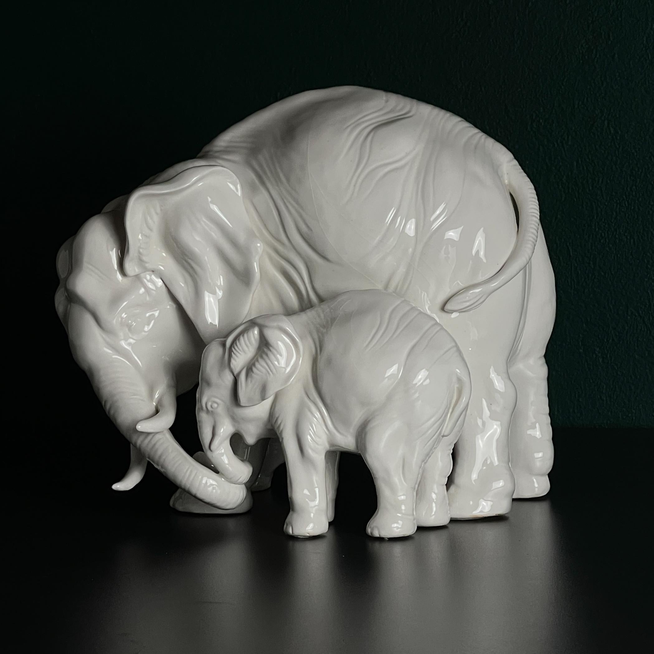 White porcelain figurine Elephant and baby by Artepiu ESTE, Italy 1990s For Sale 5