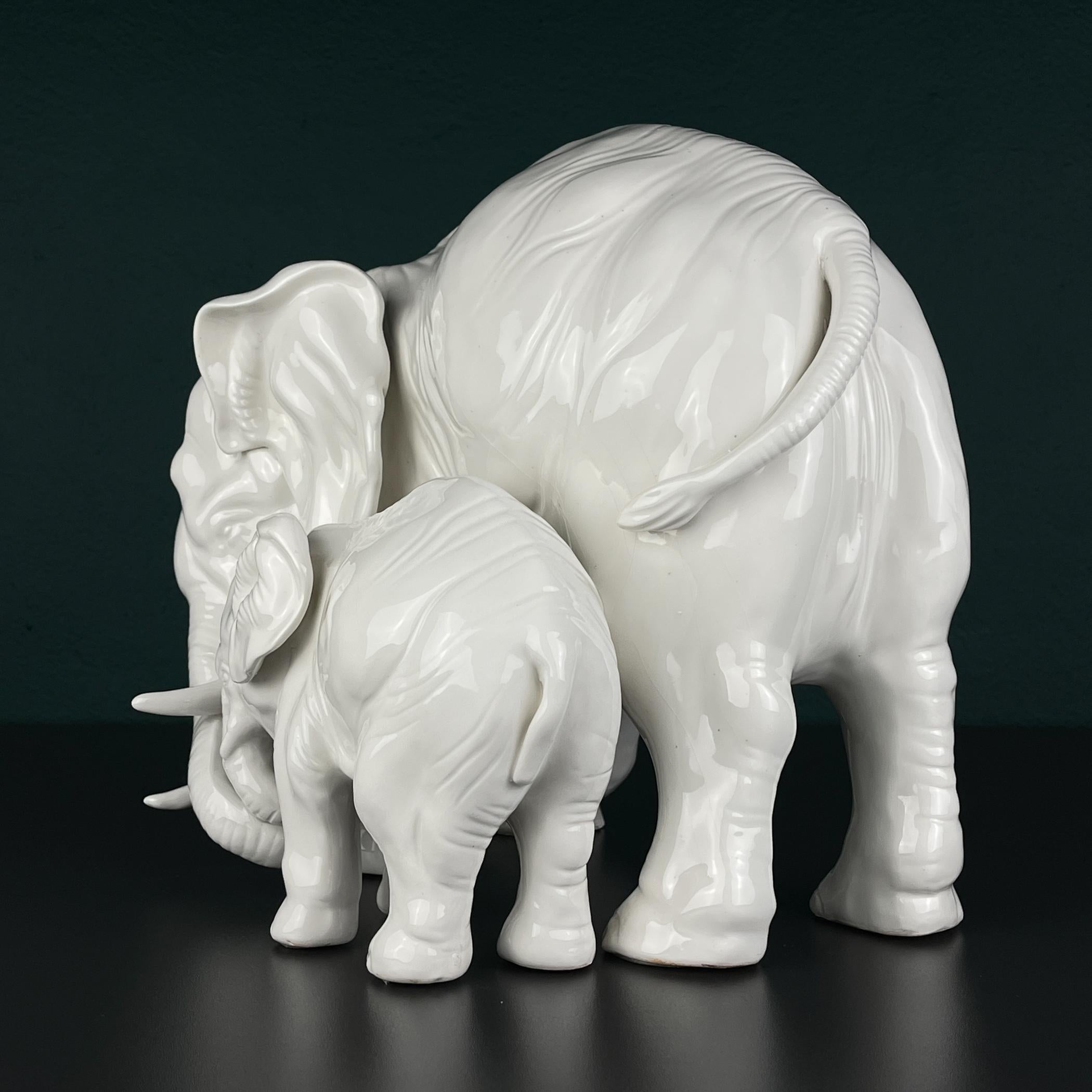 20th Century White porcelain figurine Elephant and baby by Artepiu ESTE, Italy 1990s For Sale