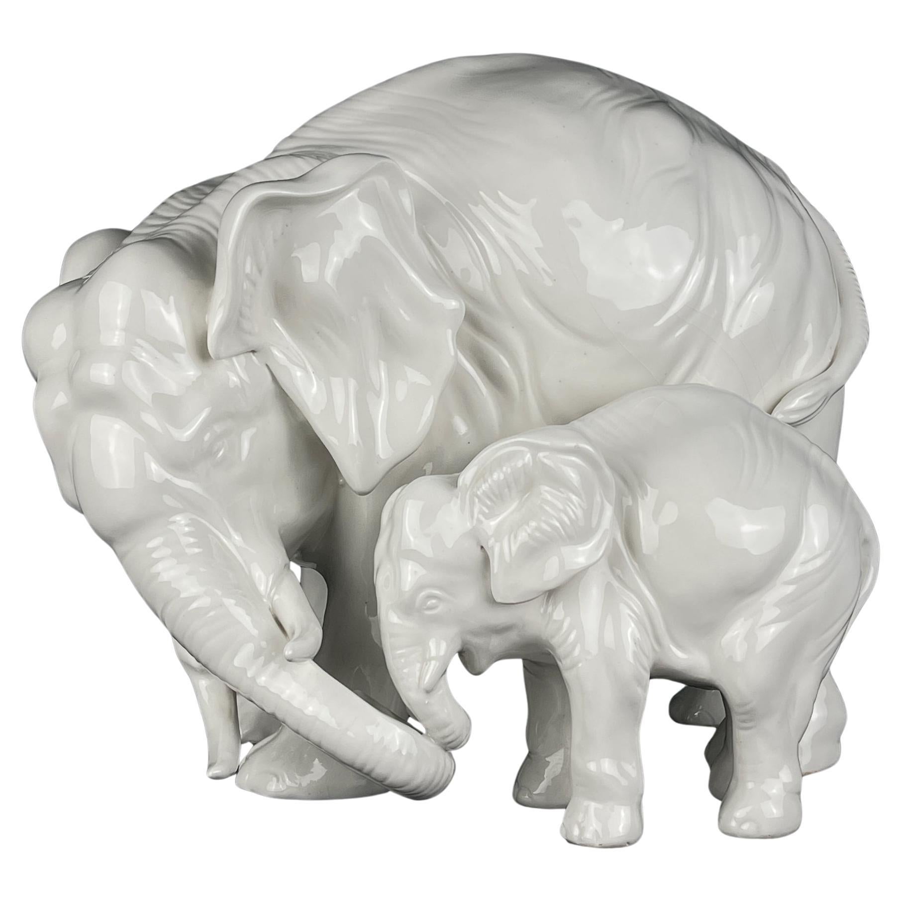 White porcelain figurine Elephant and baby by Artepiu ESTE, Italy 1990s For Sale