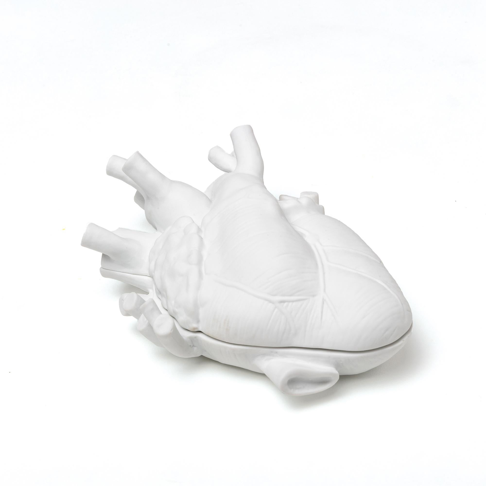 White porcelain heart box NWOT In New Condition In Capri, IT