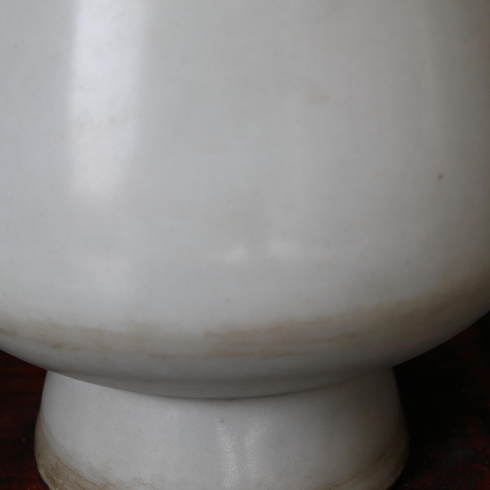 White Porcelain Incense Burner / Korean Antique / Joseon Dynasty/1392 - 1897 CE For Sale 8