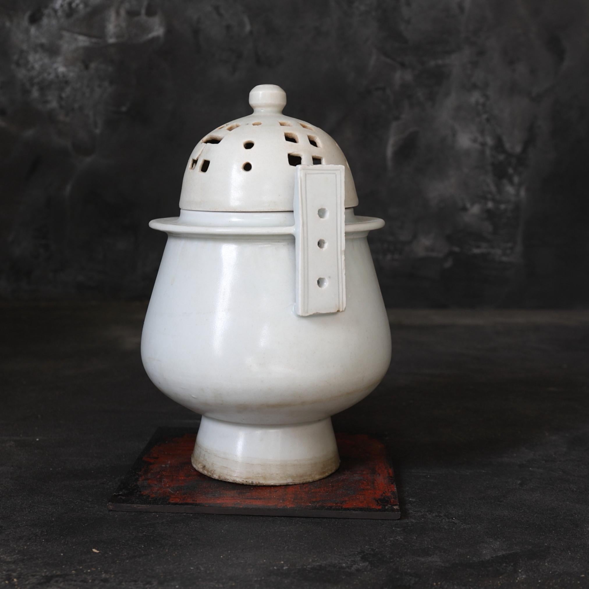 Ceramic White Porcelain Incense Burner / Korean Antique / Joseon Dynasty/1392 - 1897 CE For Sale
