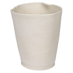Vaso Kawa in porcellana bianca da 8 pollici di Luft Tanaka Studio, fatto a mano, ceramica