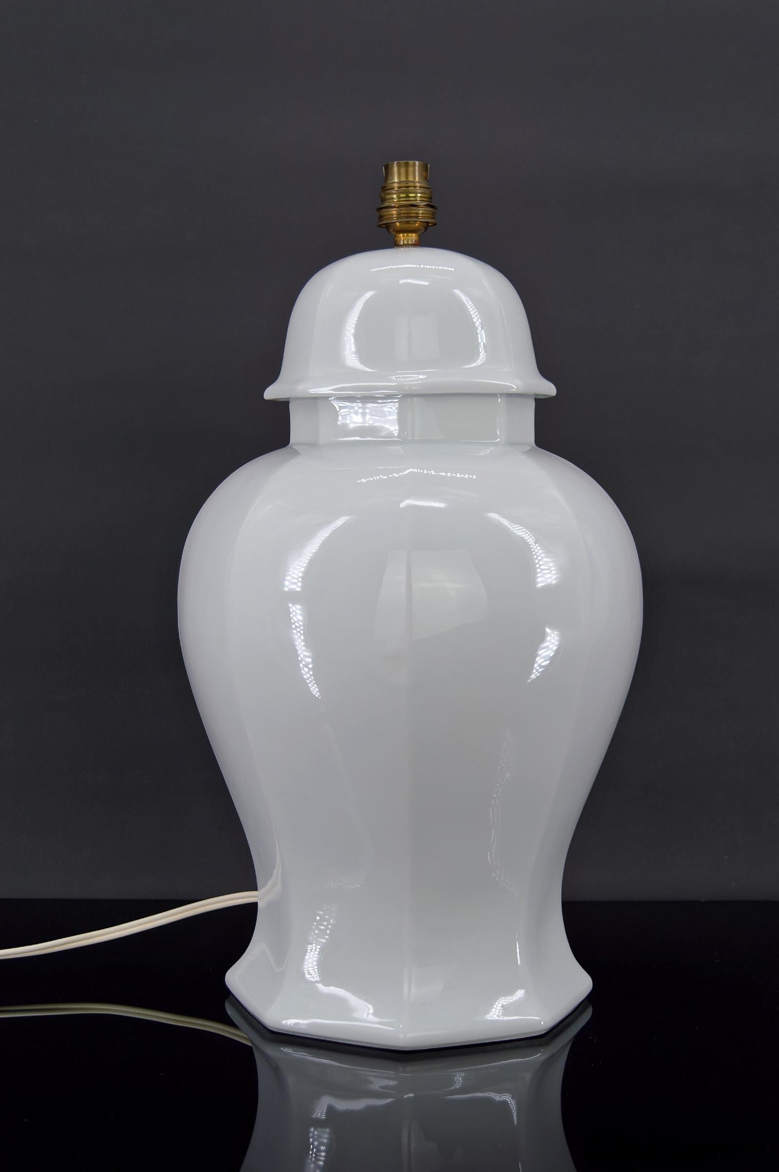 French White Porcelain Lamp by Pillivuyt, Japonisme, France, circa 1970 For Sale