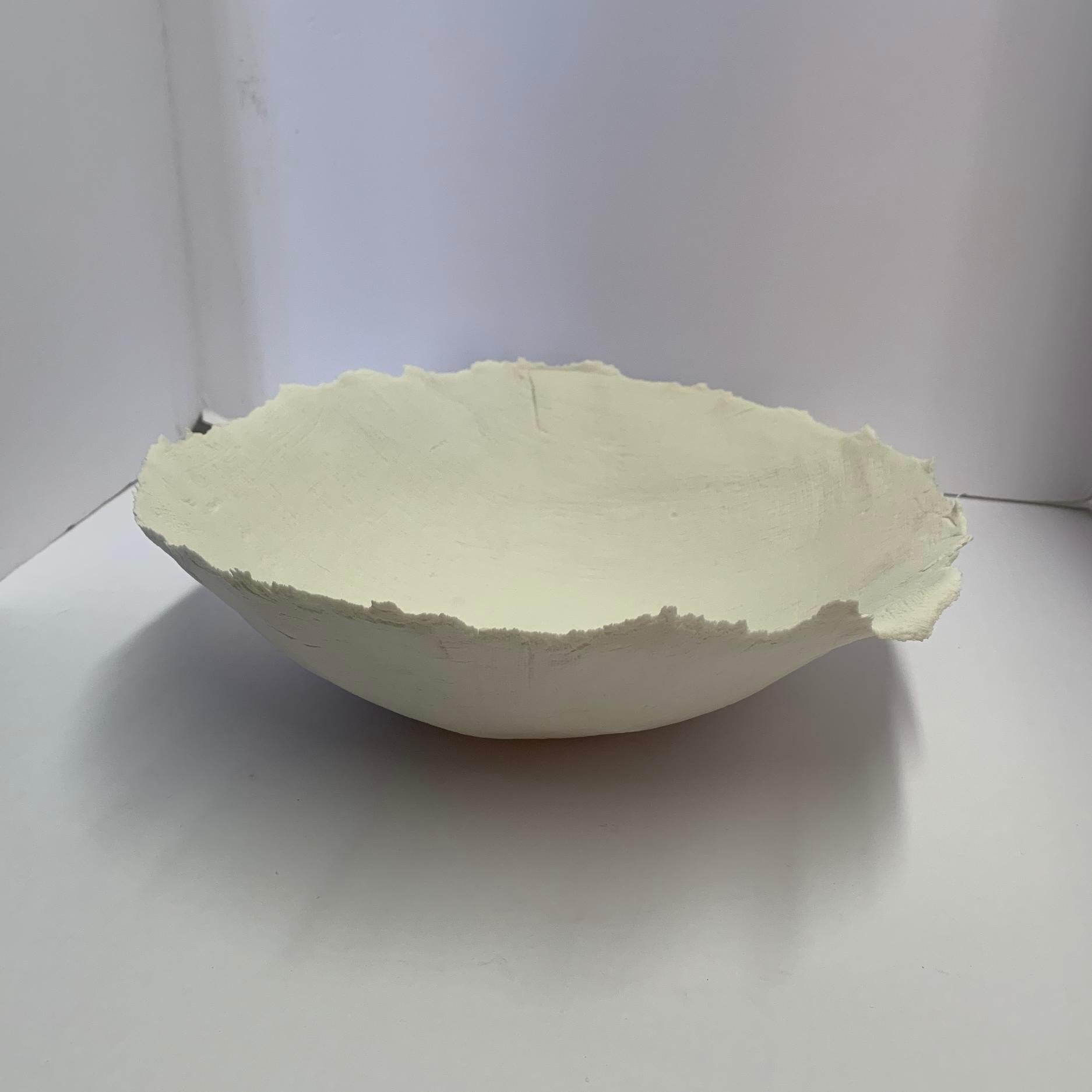 Contemporary French handmade white porcelain bowl with a linen textured look
Decorative rough edges.
Can hold food.