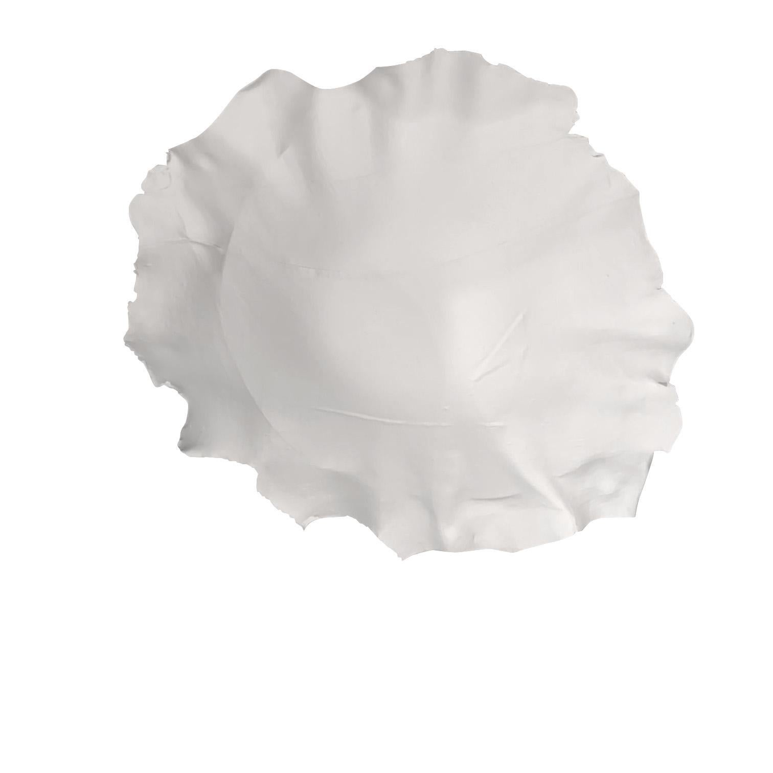 Contemporary French handmade white porcelain bowl with a linen textured look
Decorative rough edges
Can hold food.