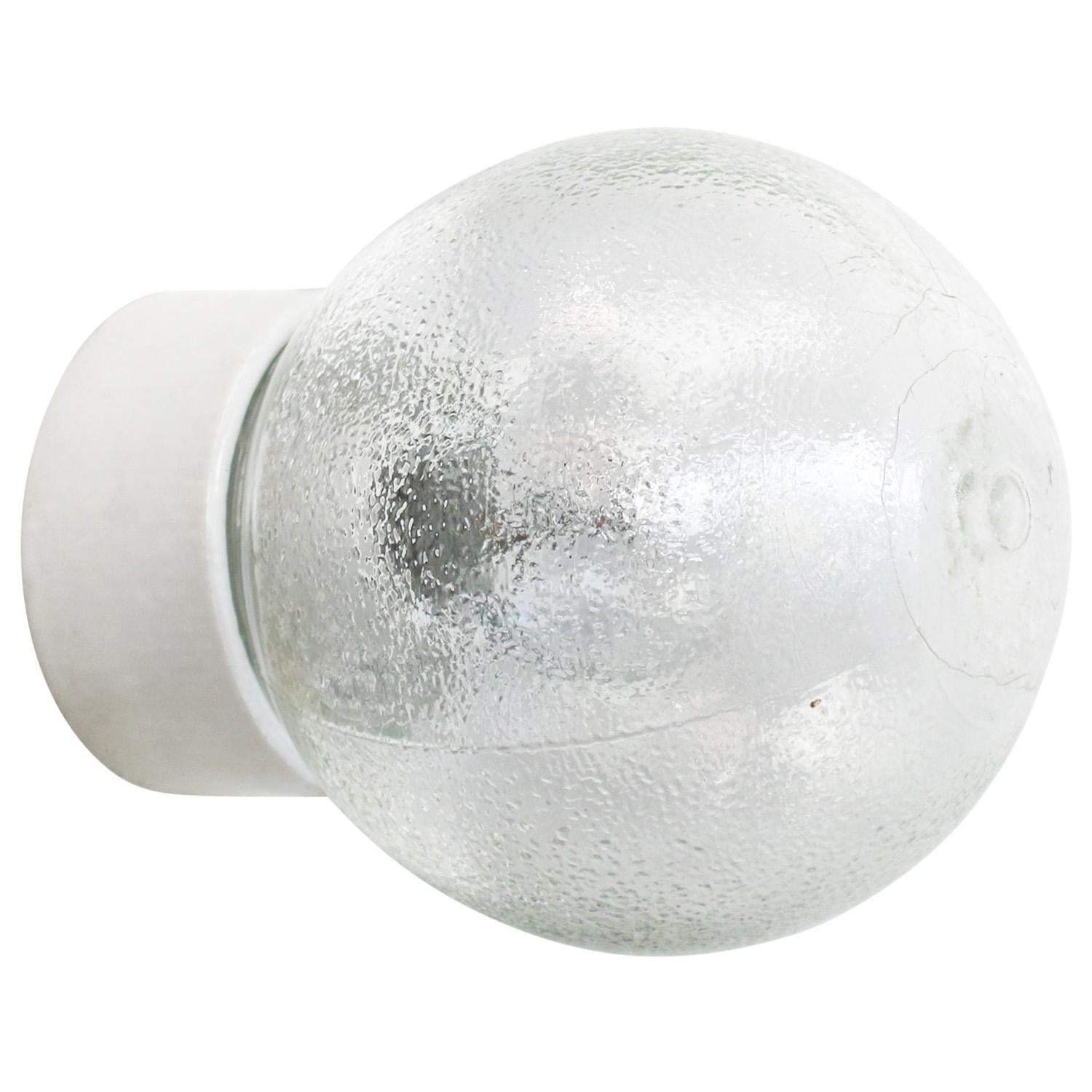 Industrial ceiling lamp.
White porcelain, frosted glass.

2 conductors, no ground.
Measures: Diameter foot 10 cm
Suitable for 110 volt USA
new wiring is CE certified (220 volt)  or UL Listed (110 volt) 

Weight: 1.1 kg / 2.4 lb

Priced per