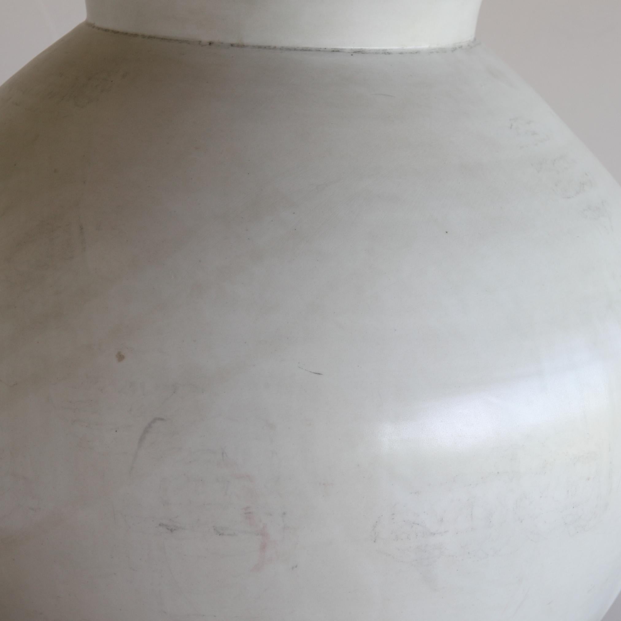 White Porcelain Moon Jar, Joseon Dynasty / 1392-1897 For Sale 6