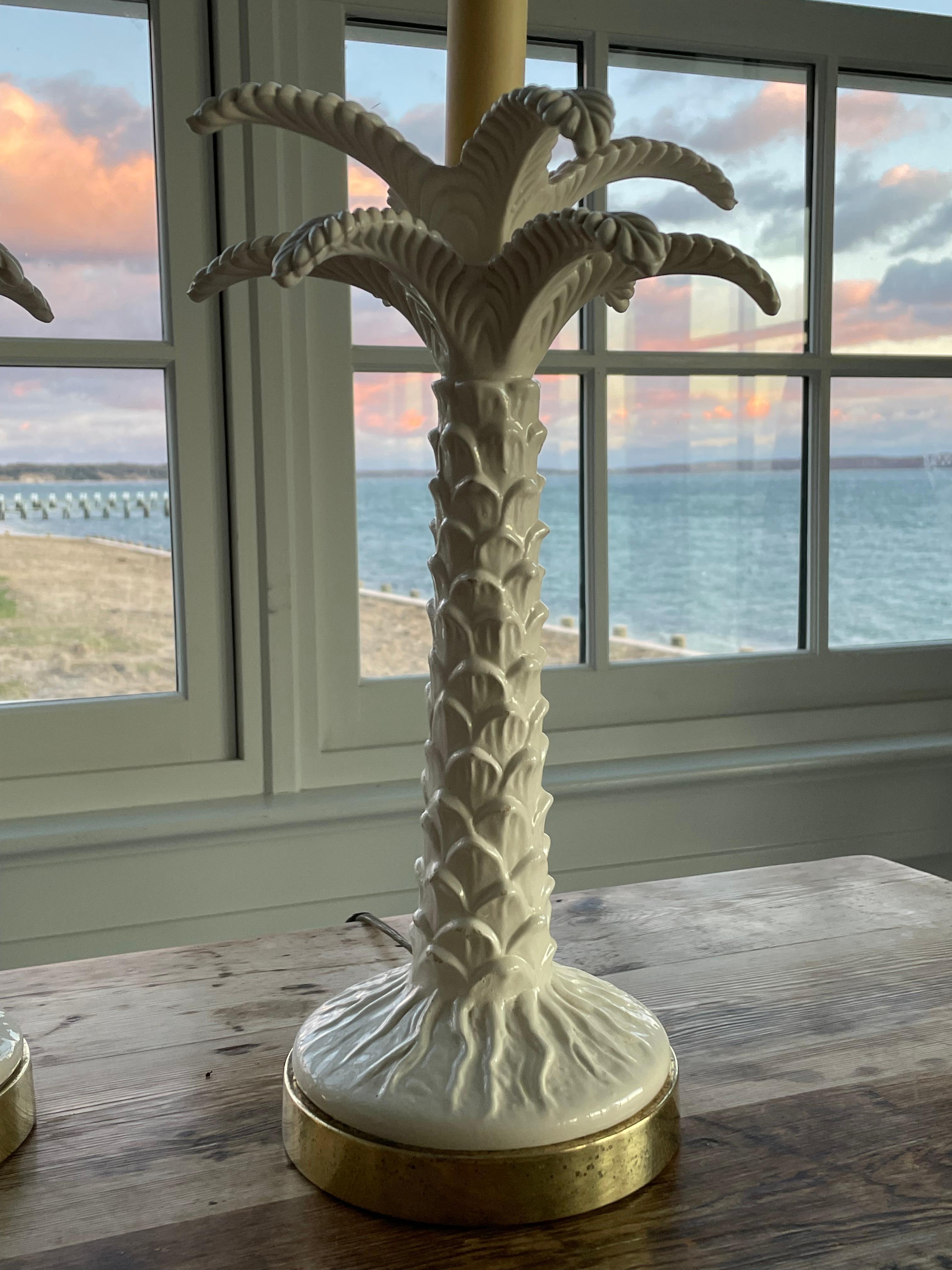 White Porcelain Palm Tree Table Lamps In Good Condition For Sale In New York, NY
