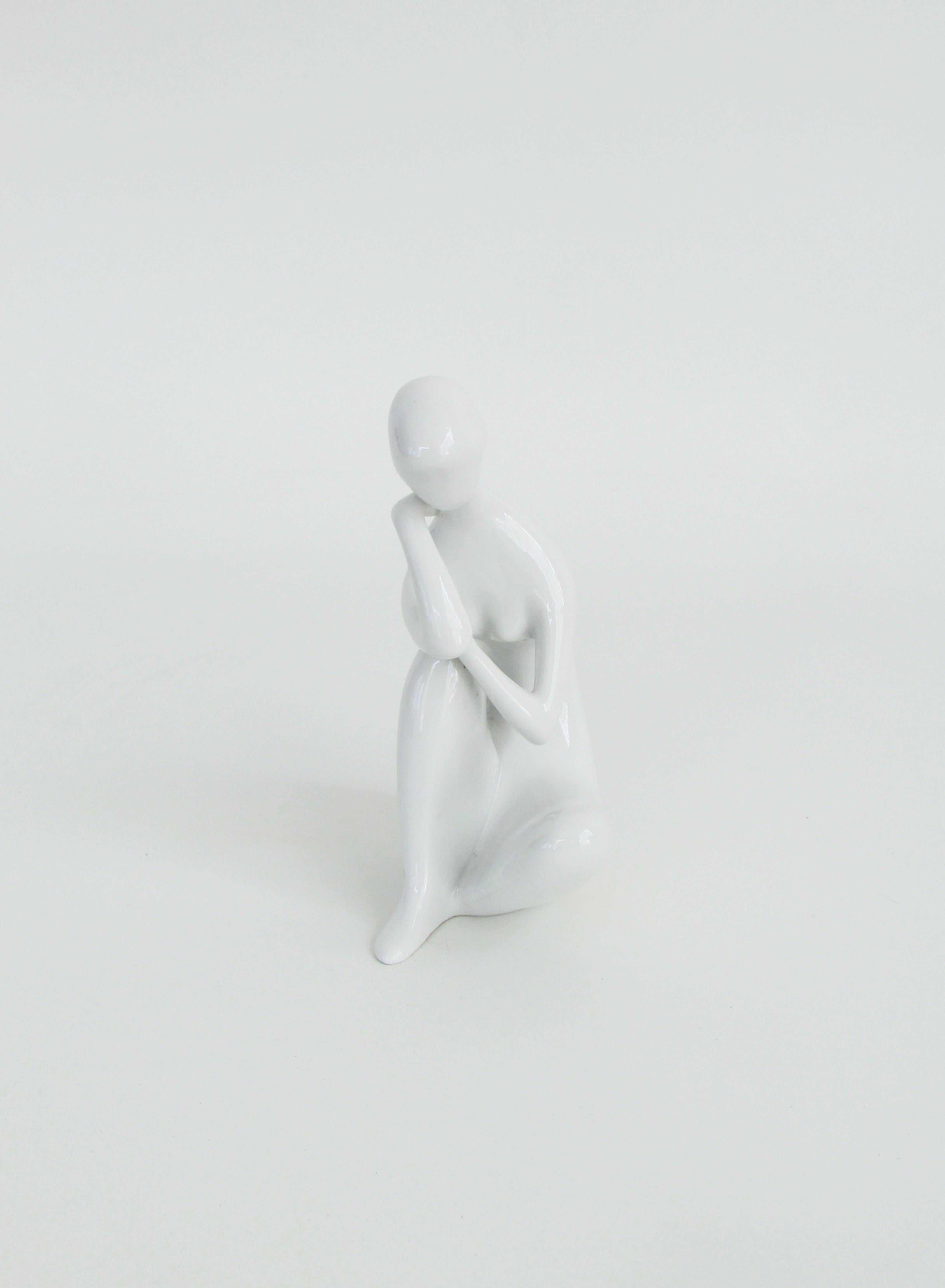 White Porcelain Royal Dux Stylized Nude Designed by Jitka Forejtova  In Good Condition For Sale In Ferndale, MI