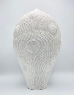 Sculpture en porcelaine blanche striée par Lee Jong Min