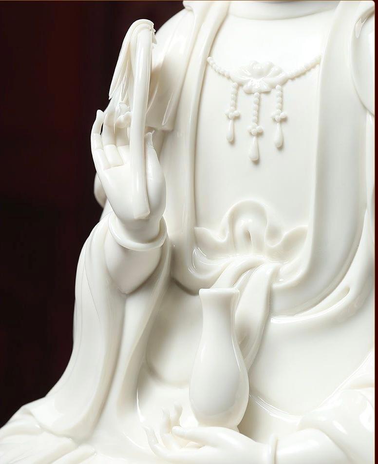 Vintage White Porcelain South Sea Buddha Statue Sitting on a Lotus Flower For Sale 4