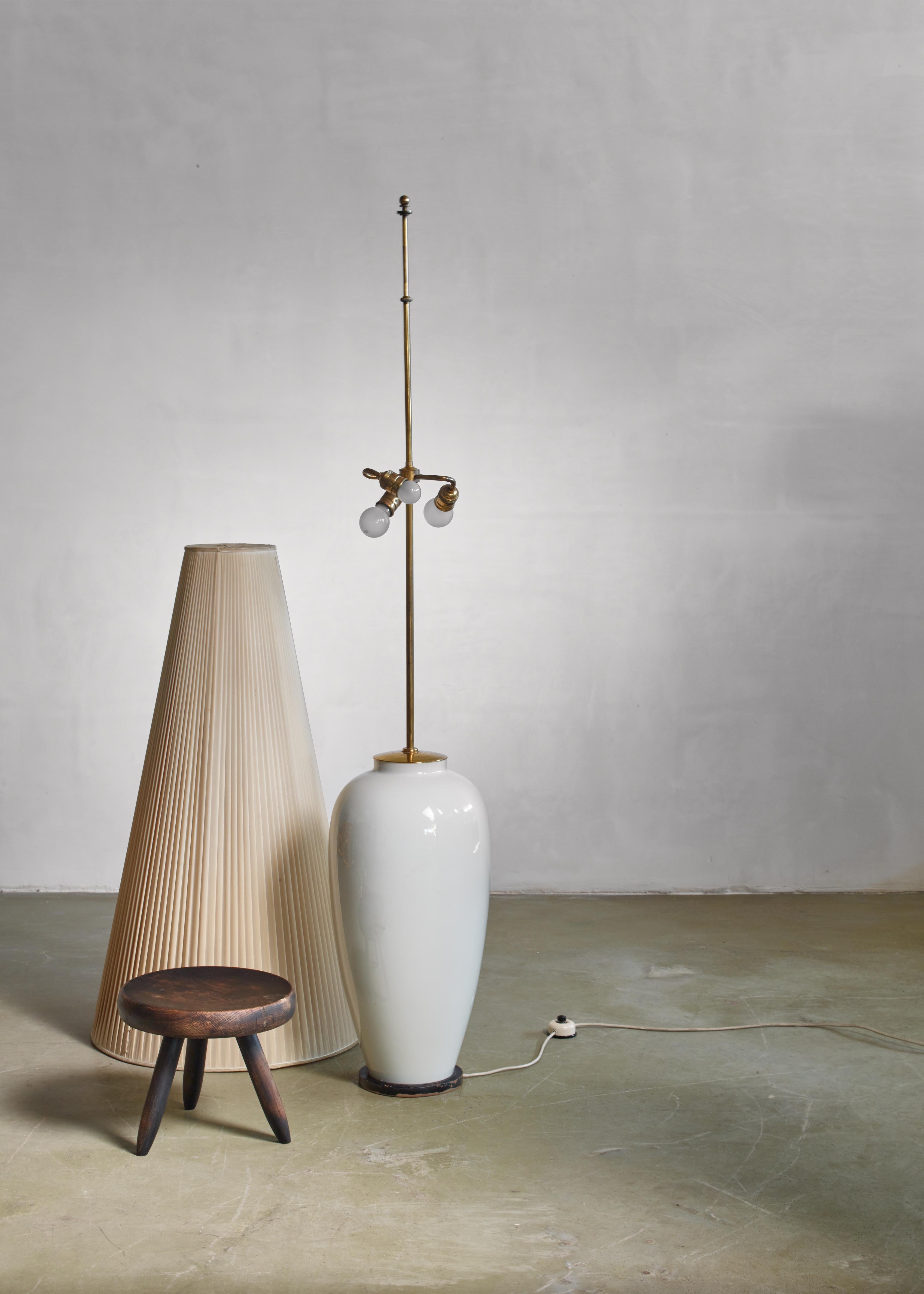 Tisch- oder Stehlampe aus weißem Porzellan von KPM, Deutschland, 1950er Jahre im Zustand „Gut“ im Angebot in Maastricht, NL