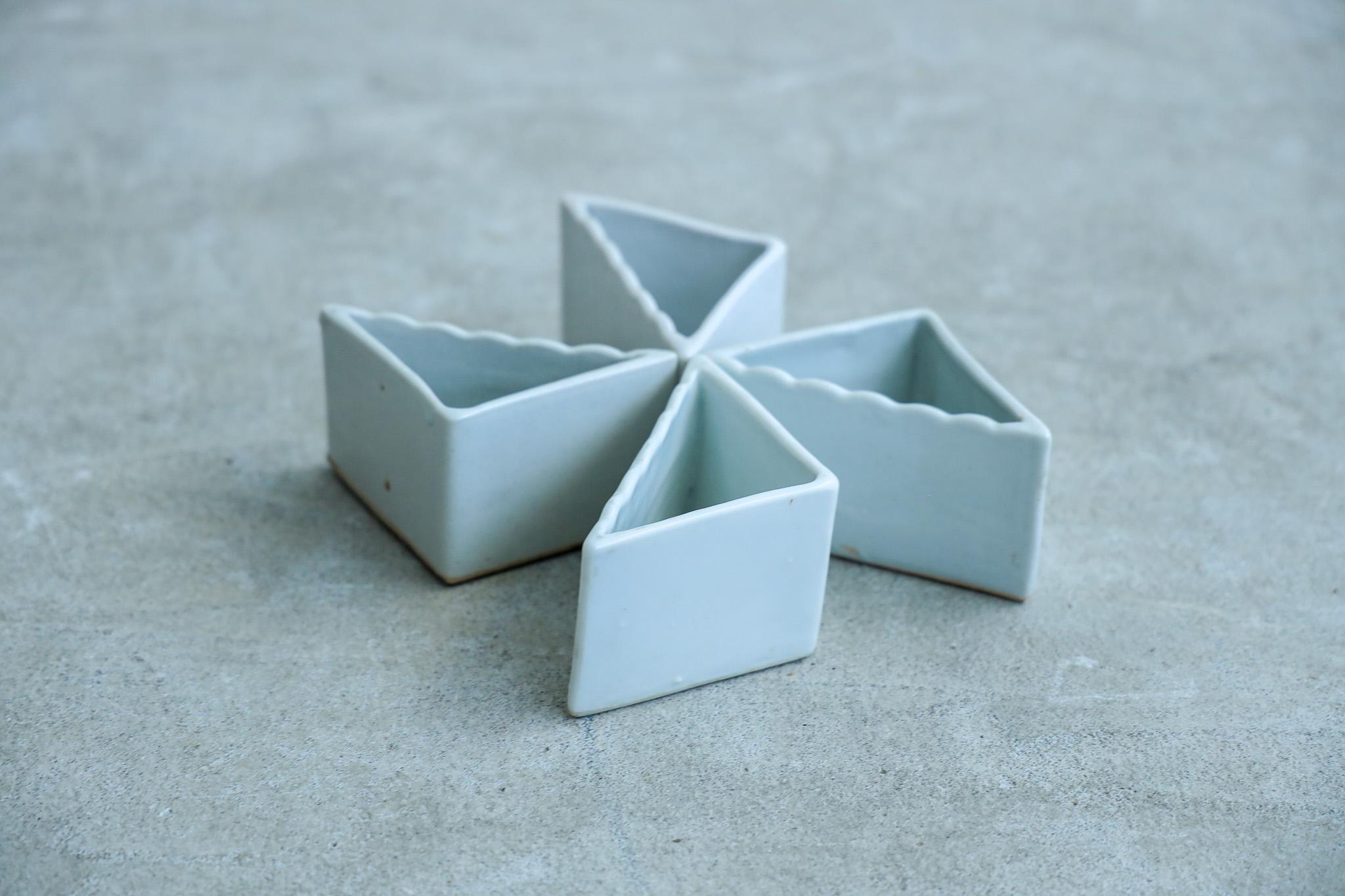 White porcelain triangular container, ceramic, japanese antique For Sale 1