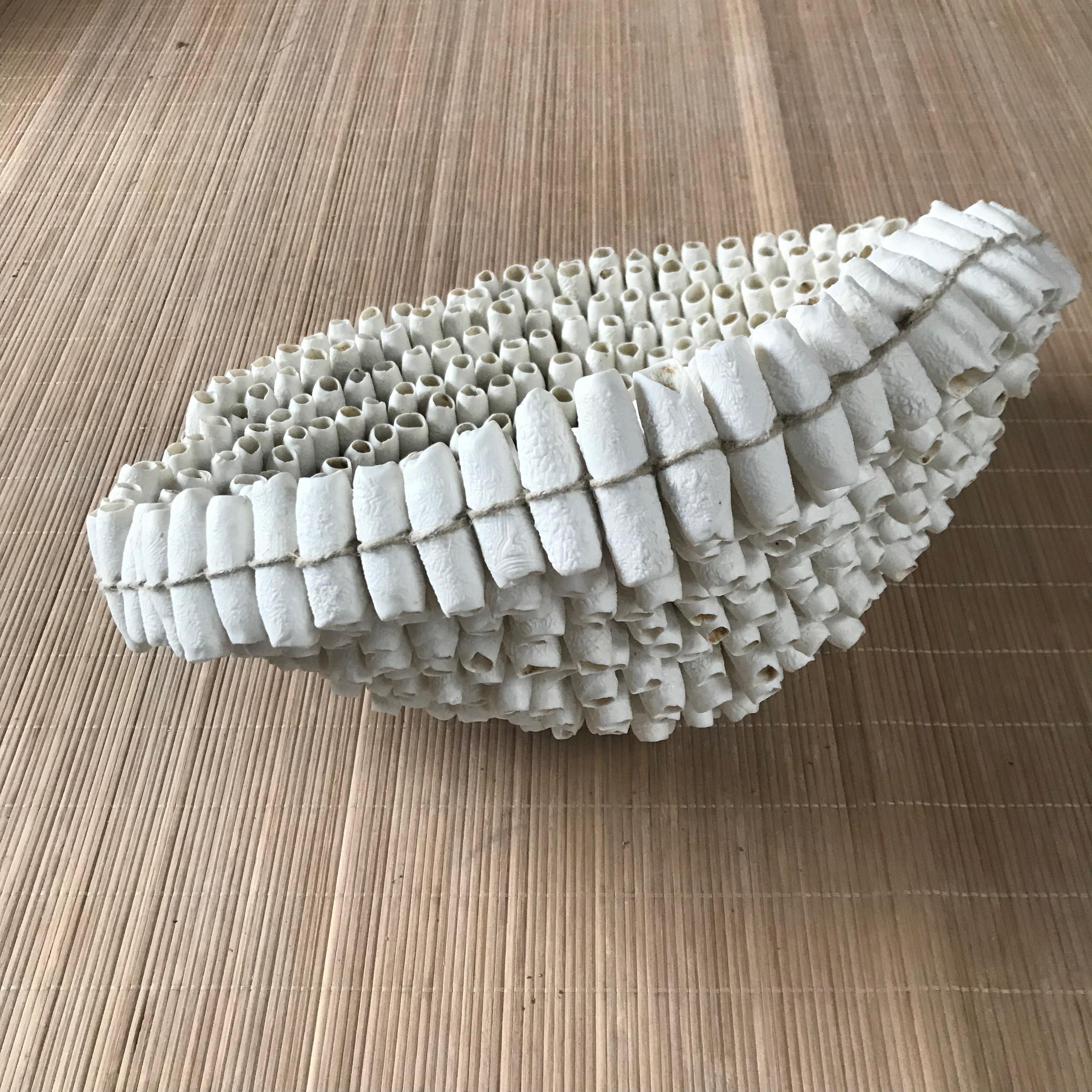 XXIe siècle et contemporain Bol à formes tubulaires en porcelaine blanche, France, Contemporary en vente