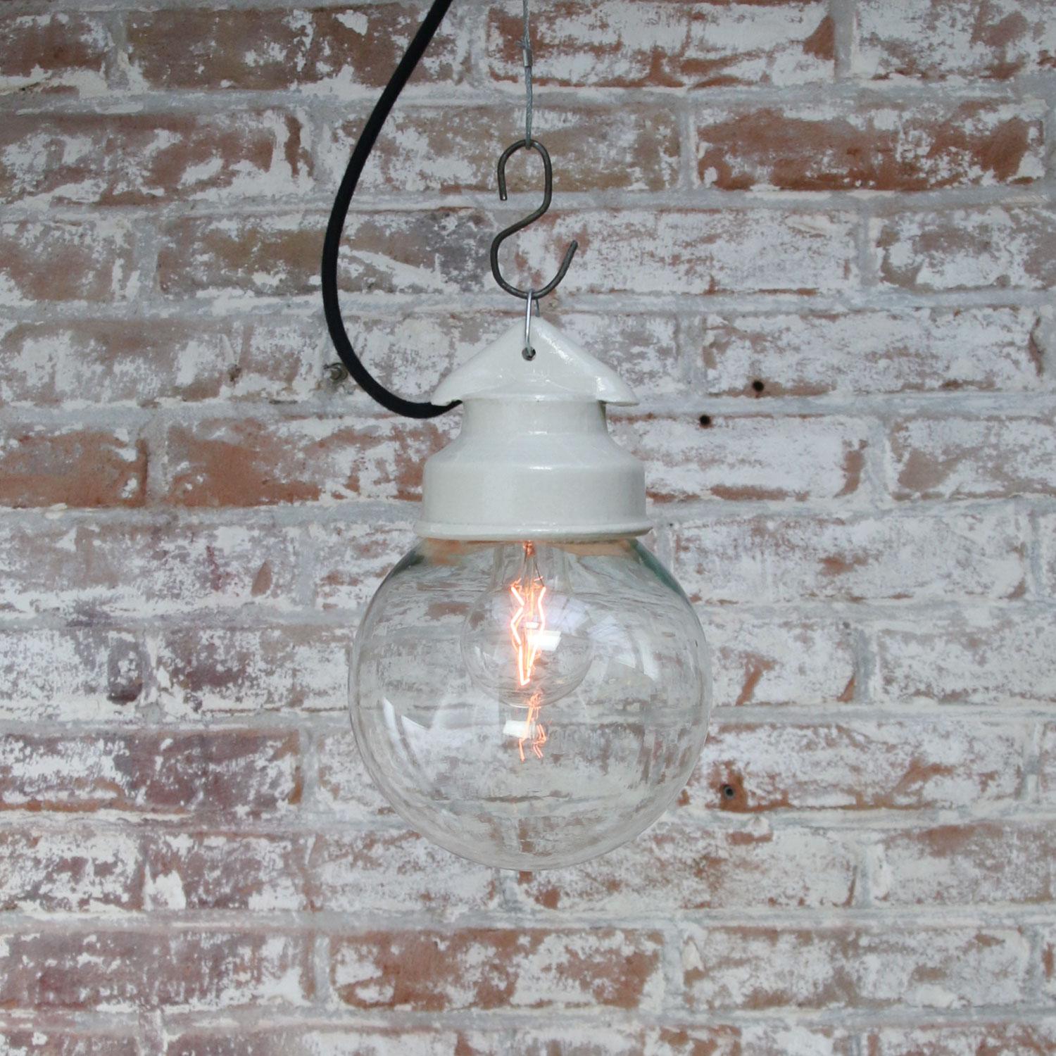 White Porcelain Vintage Industrial Clear Glass Pendant Lights In Good Condition For Sale In Amsterdam, NL