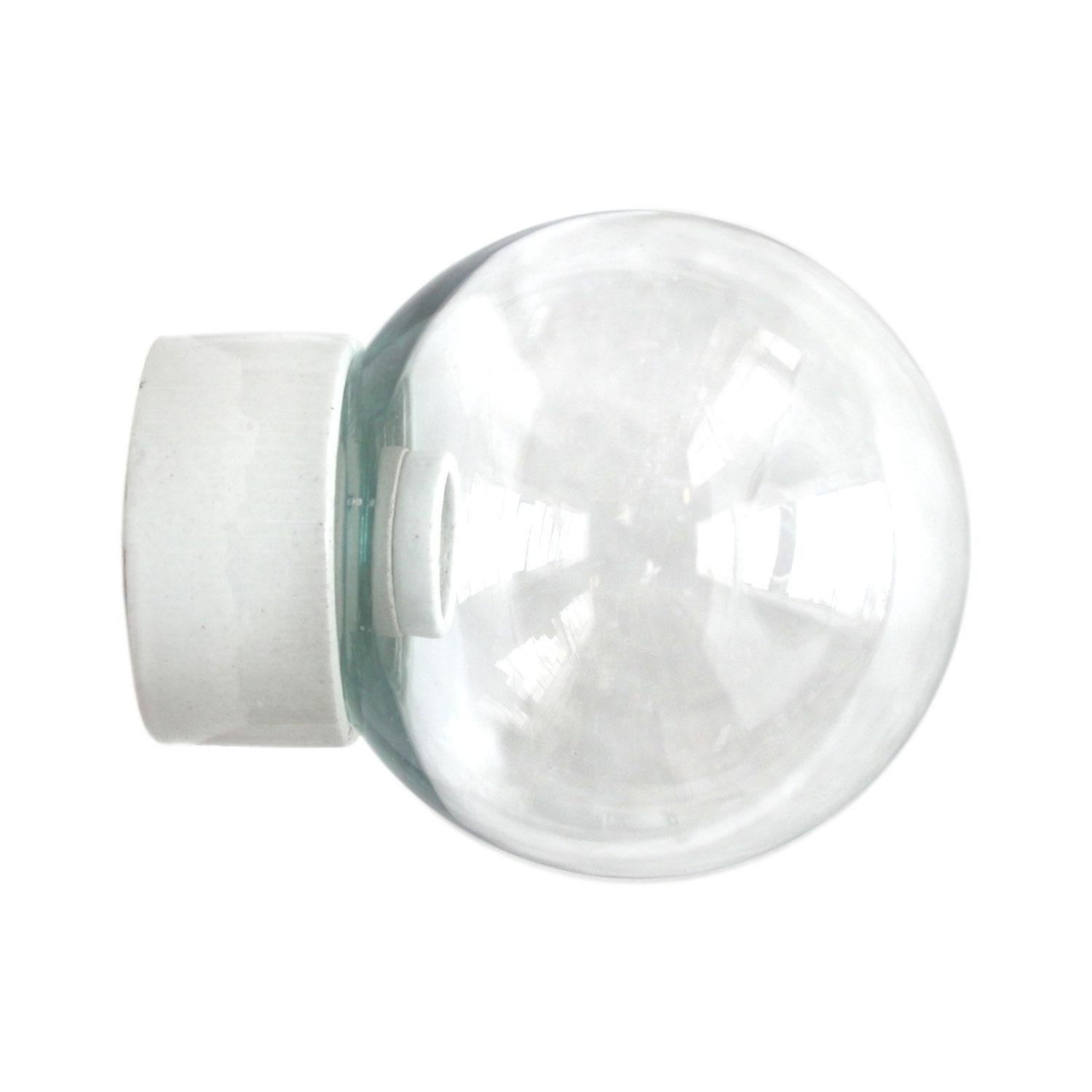 Industrial ceiling lamp.
White porcelain, clear glass.

2 conductors, no ground.
Measures: Diameter foot 10 cm
Suitable for 110 volt USA
new wiring is CE certified (220 volt)  or UL Listed (110 volt) 

Weight: 1.1 kg / 2.4 lb

Priced per individual