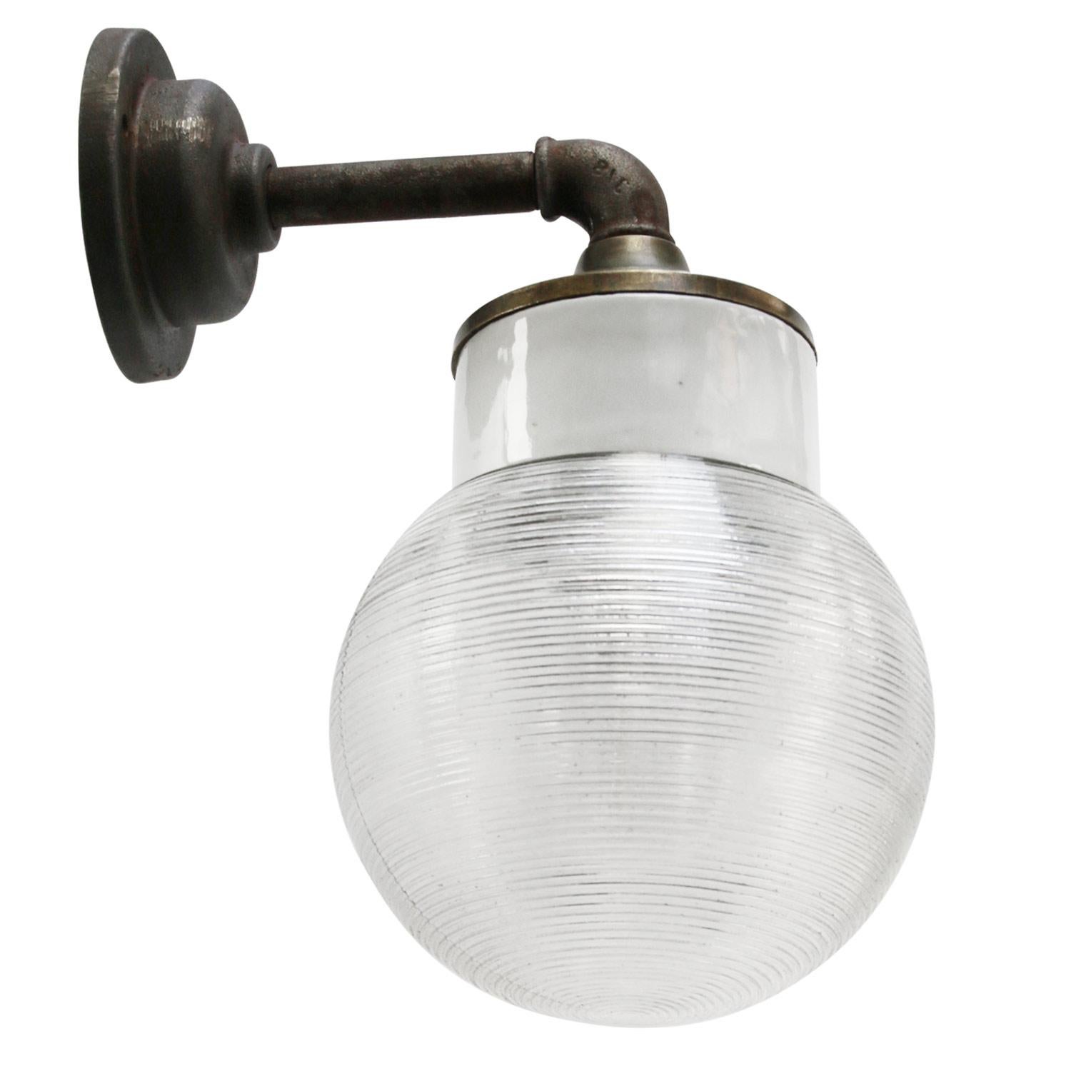 White Porcelain Vintage Industrial Clear Striped Glass Brass Wall Lamps Scones In Good Condition For Sale In Amsterdam, NL