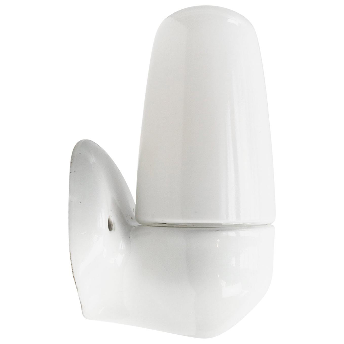 White Porcelain Wall Lamp, Scone No. 6067 by Wilhelm Wagenfeld