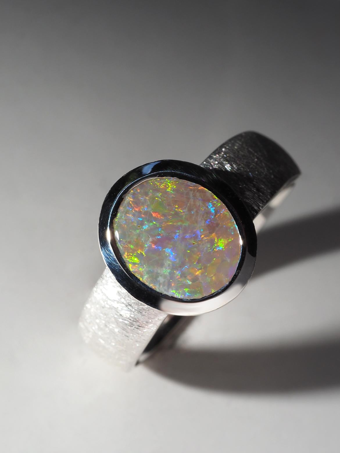 SIlver-Ring mit weißem Precios Opal in Weiß im Angebot 4