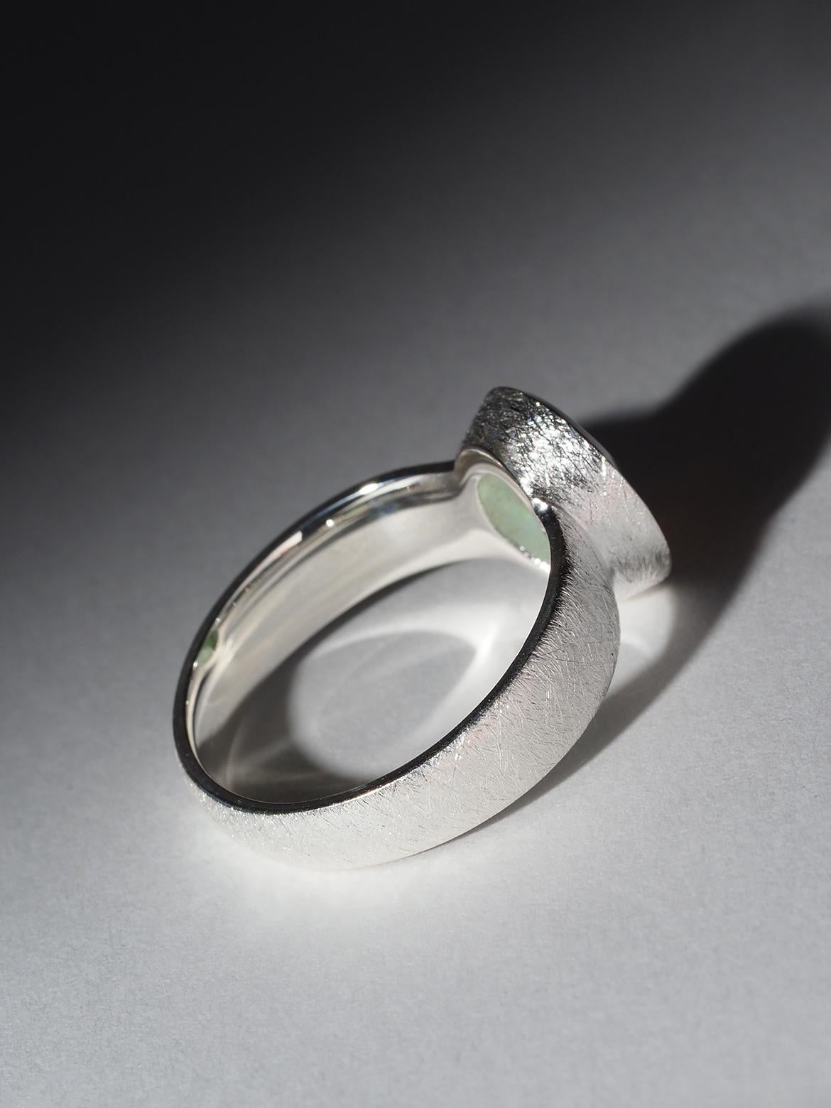SIlver-Ring mit weißem Precios Opal in Weiß im Angebot 5