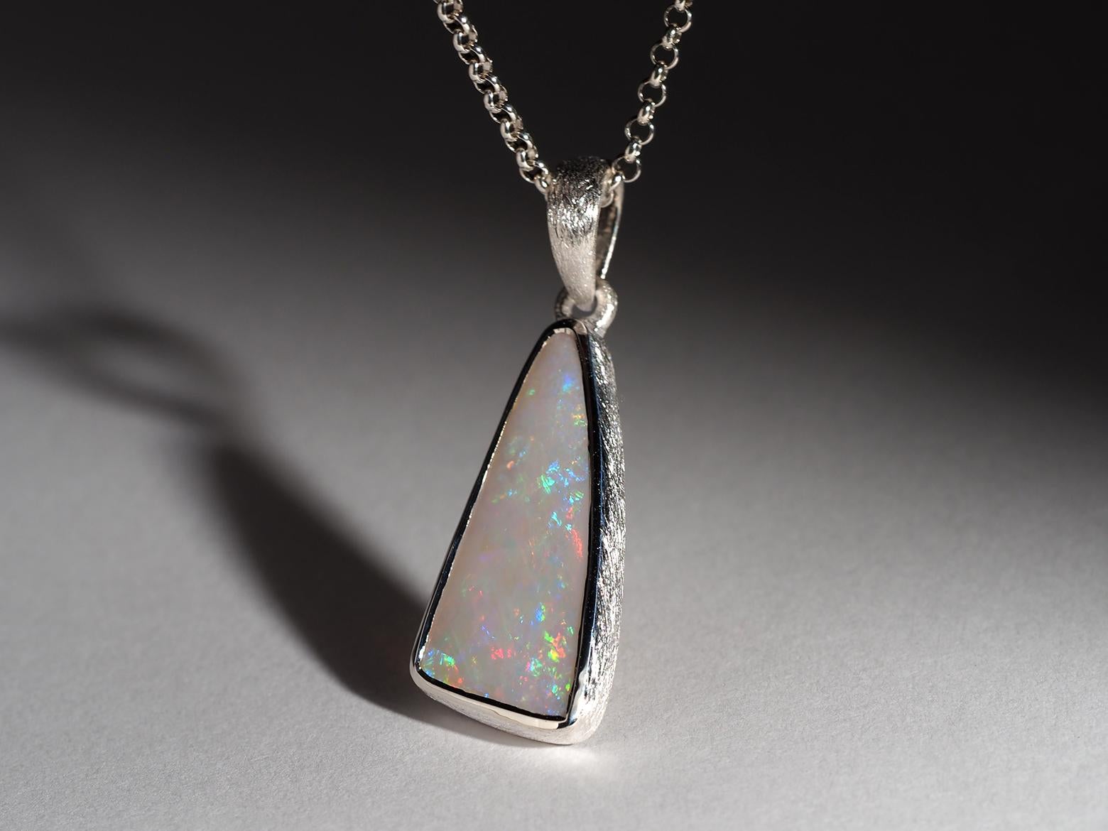 White Precious Opal Silver Necklace Australian Opal Pendant In New Condition For Sale In Berlin, DE