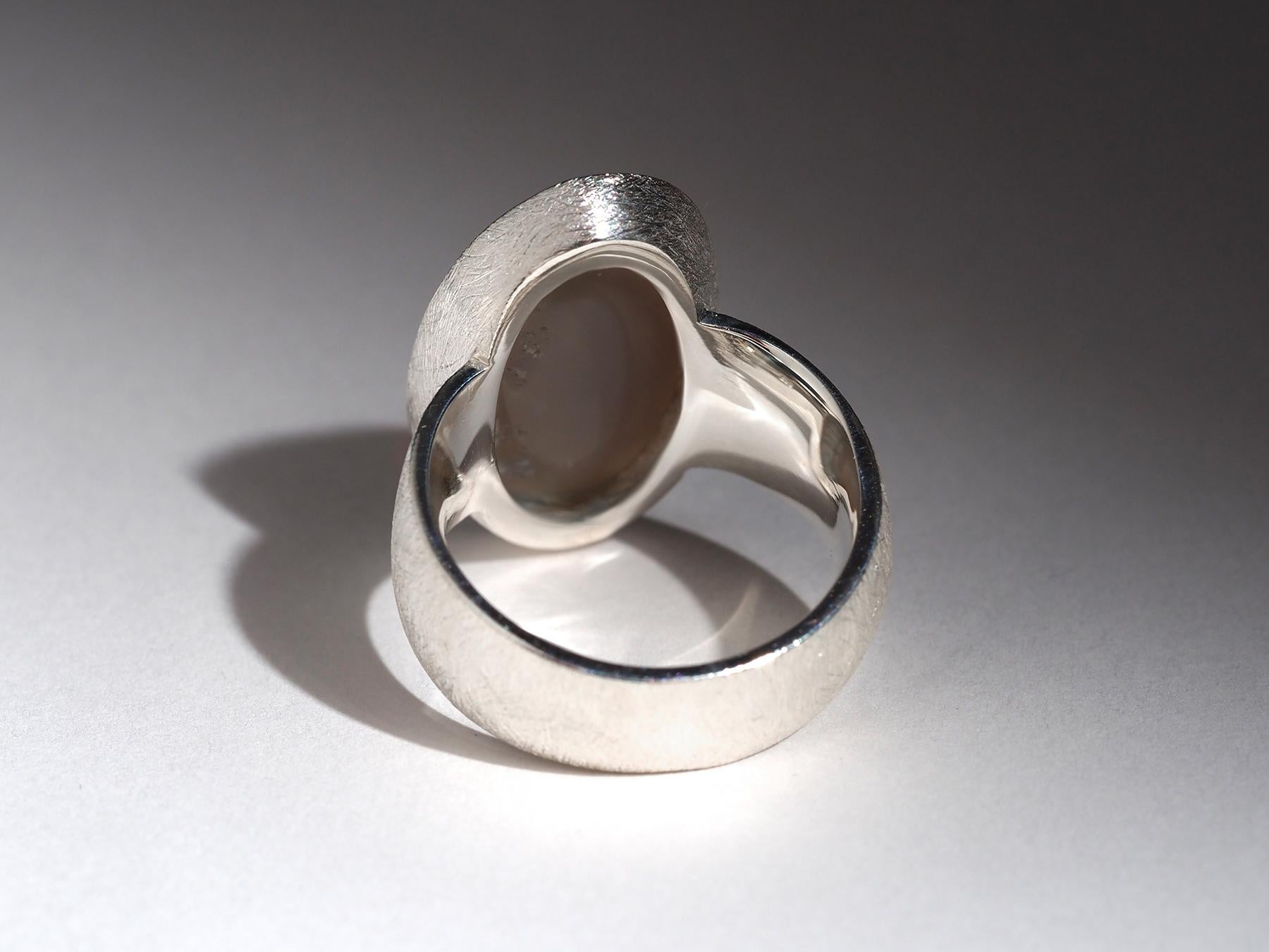Weißer Edelopal Silber Statement Ring Unregelmäßige ovale Form im Angebot 2