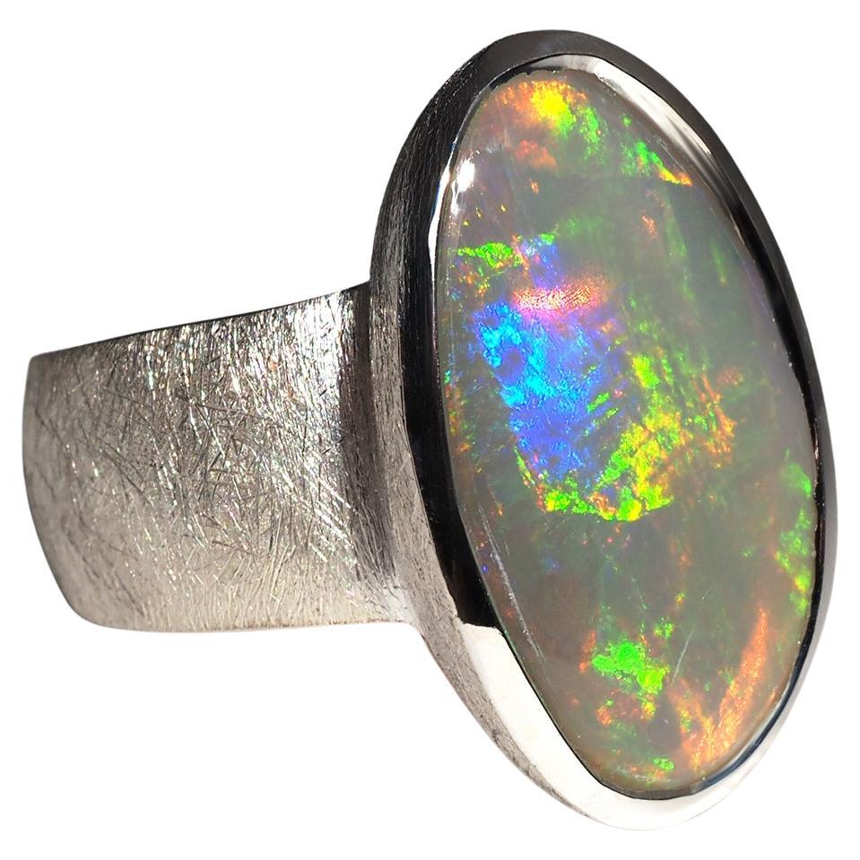 Weißer Edelopal Silber Statement Ring Unregelmäßige ovale Form