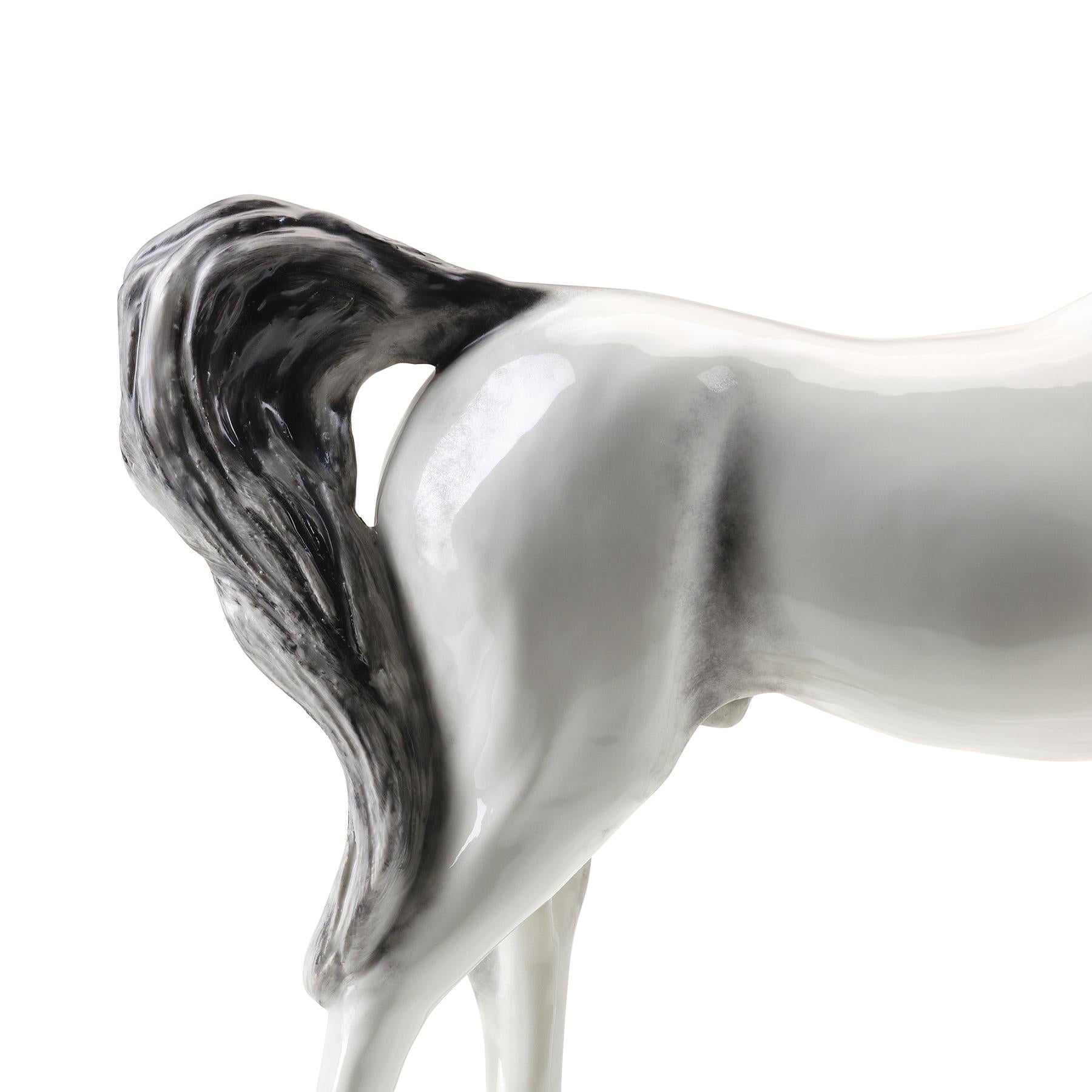 Peint à la main Sculpture de cheval de pure race Whiting en vente