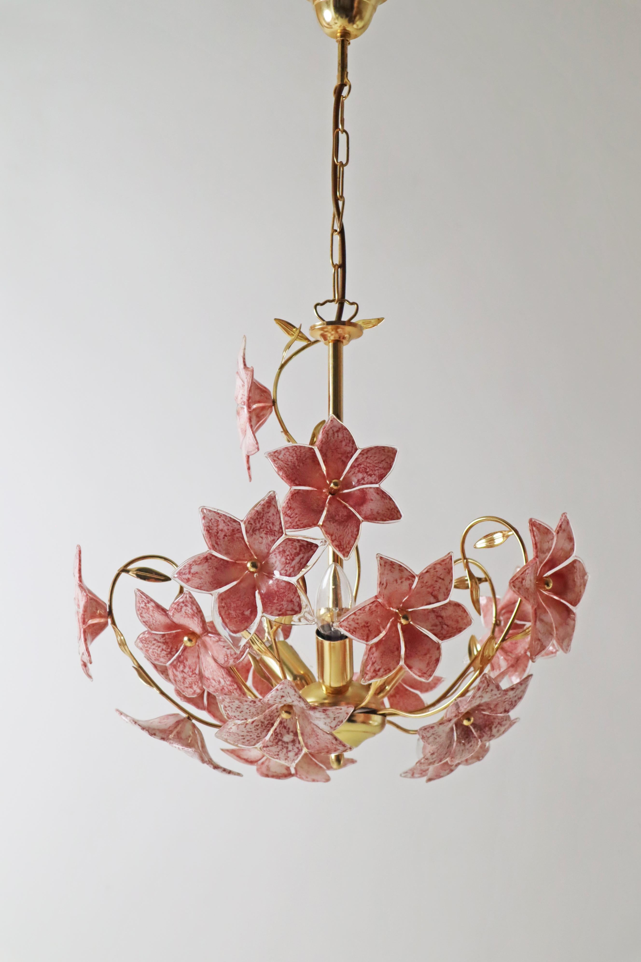 Metal White Purple-Pink flowered Murano Chandelier 1980s Italy.