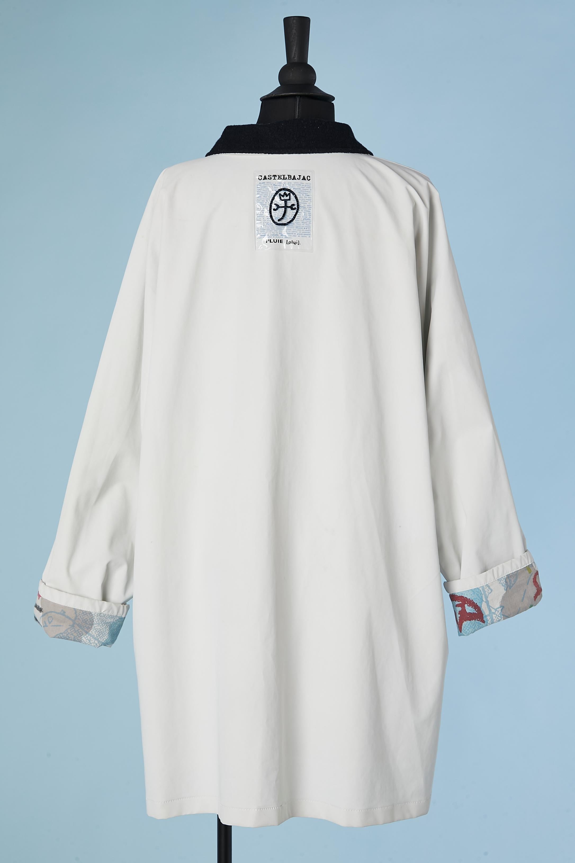 Manteau de pluie en PVC blanc avec col en laine et doublure en coton imprimé JC De Castelbajac  en vente 2