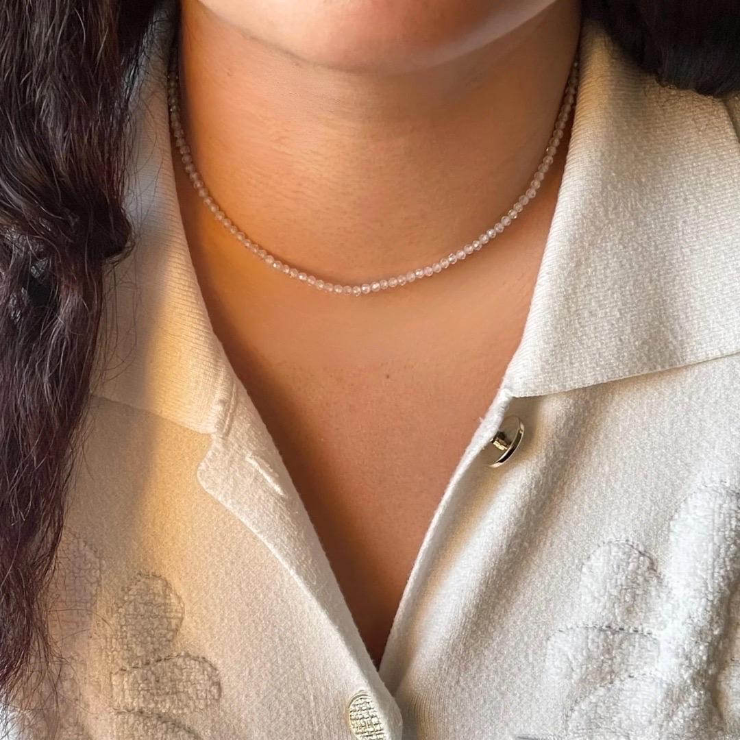 Collana girocollo regolabile con perle di quarzo bianco In condizioni Nuovo in vendita a Ridgefield, CT