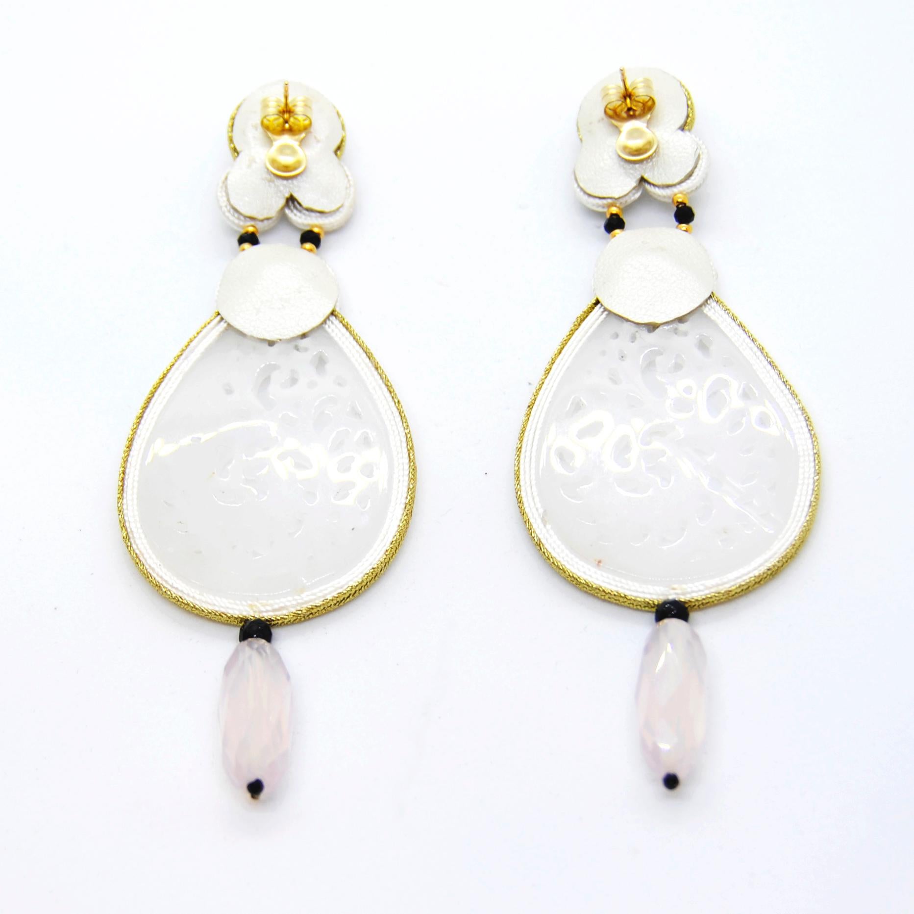 White Quartz Monokrome Collection 9 Carat Gold Earrings In New Condition In Bilbao, ES